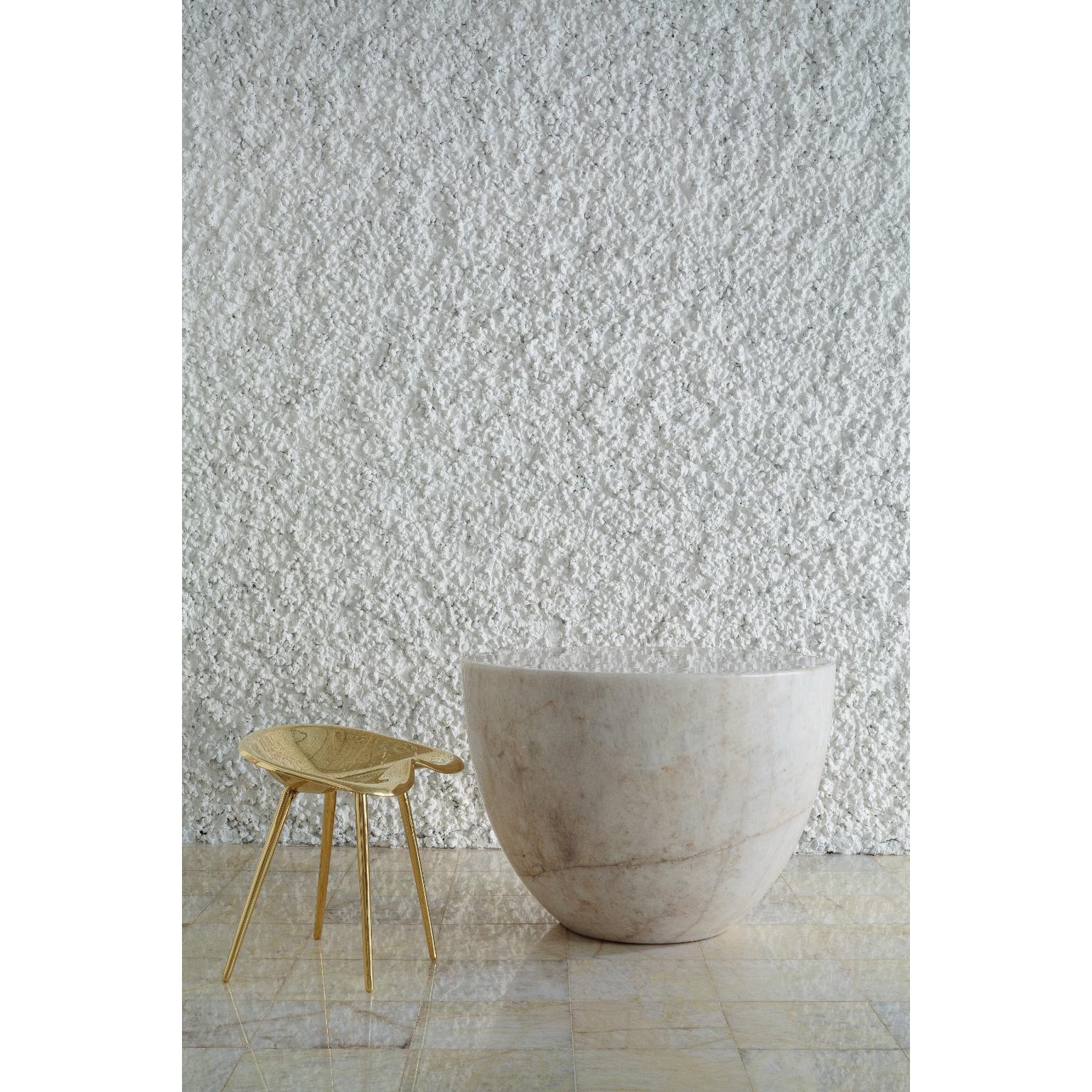 Trator Hocker mit Rückenlehne aus Gussmessing von Studio Orth (Brasilianisch) im Angebot