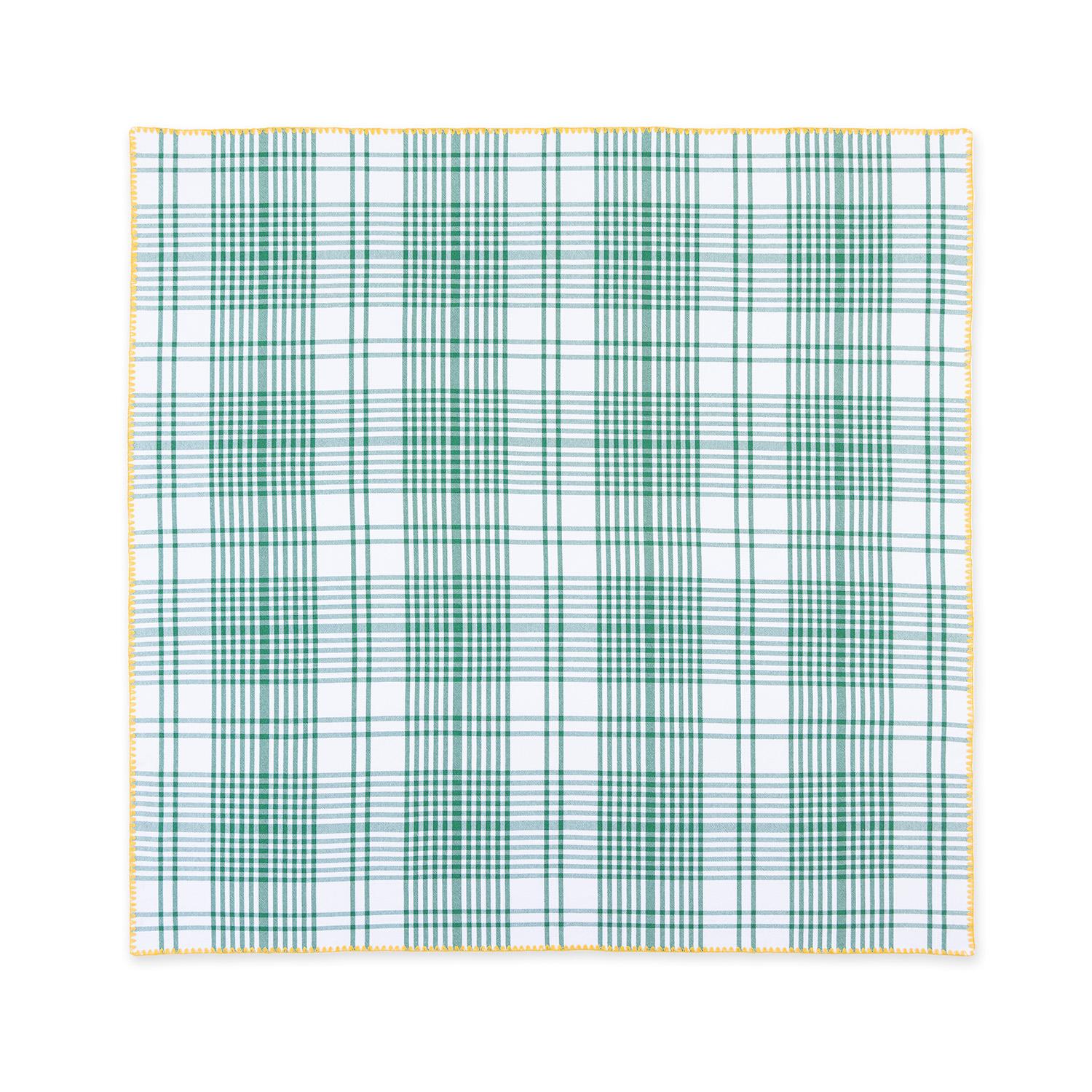 Un omaggio alle tavole delle trattorie tradizionali, questa tovaglia in cotone a quadri jacquard è la compagna perfetta per gli ambienti interni ed esterni. Presenta cuciture a contrasto ed è disponibile in due misure. Sono disponibili anche