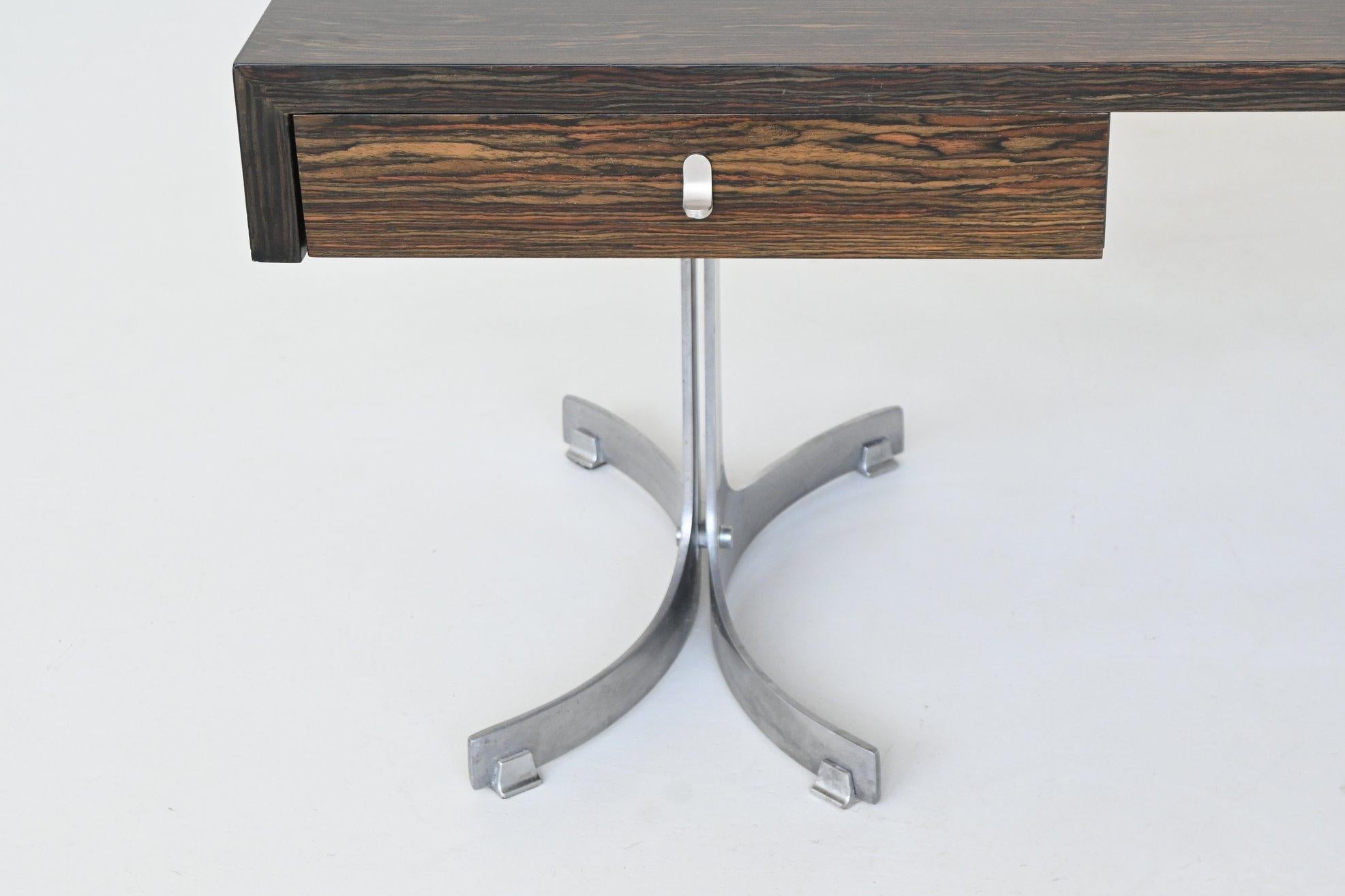 Trau Arredamenti Metallici S.P.A. large desk in rosewood Italy 1960 For Sale 1