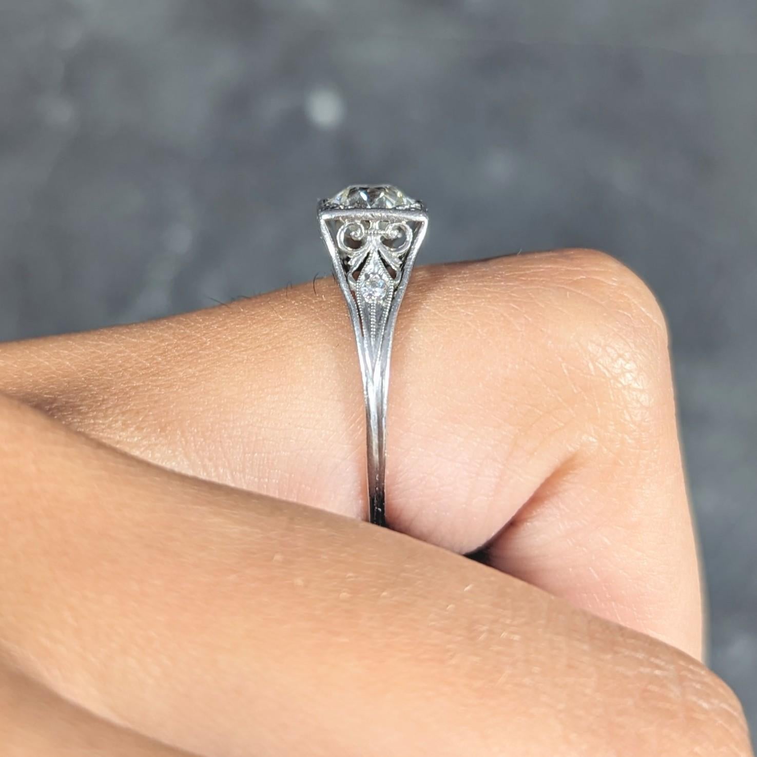 Traub Mfg. Art Deco 1.07 CTW Diamond Platinum Scrolling Vintage Engagement Ring en vente 7