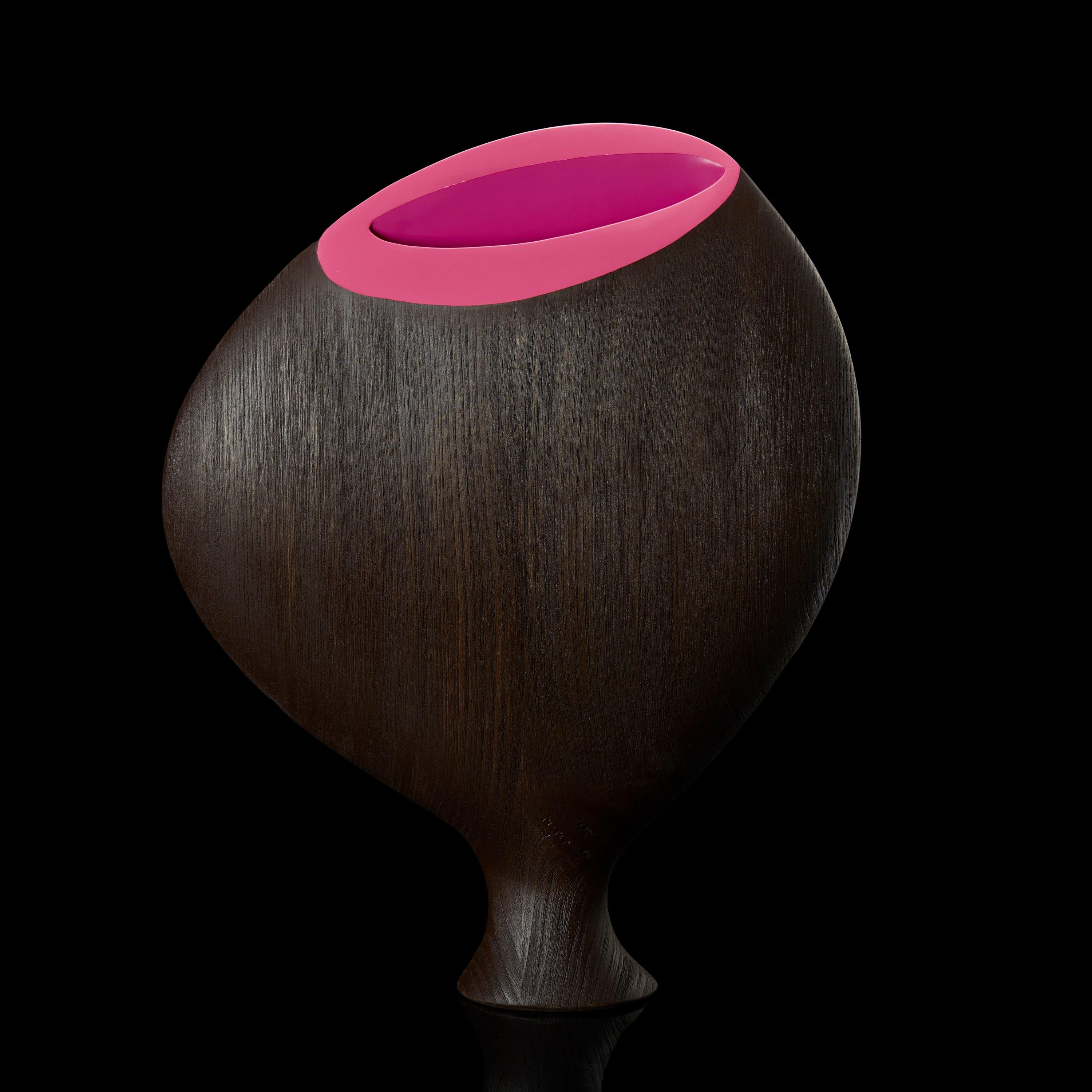XXI secolo e contemporaneo Travaglini 0.1, una scultura in legno di tulipano con interni rosa acceso di Donald Baugh in vendita