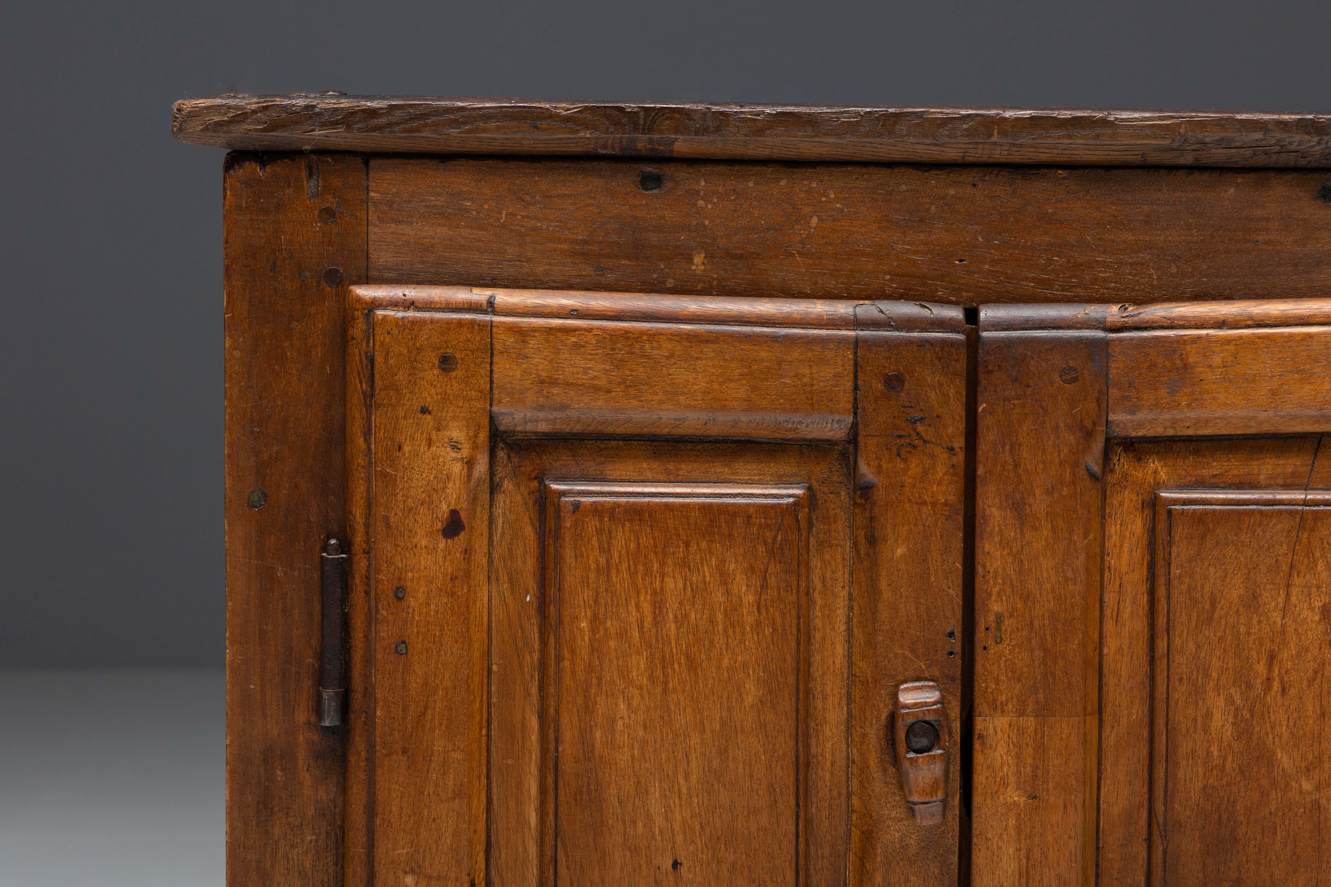 Travail Populaire Cupboard, France, 19th Century For Sale 2