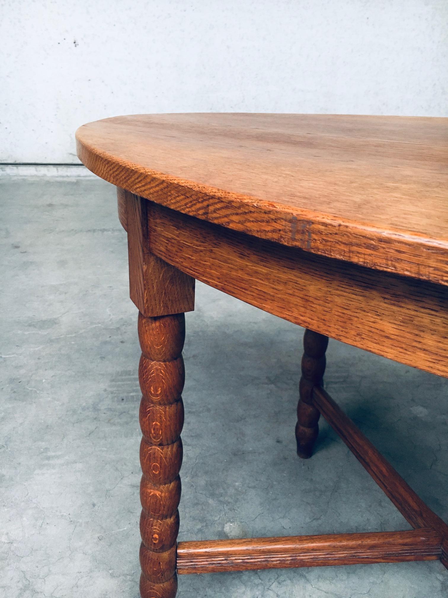 Tavolo da centro ovale Travail Populaire Oak, Francia, anni '40 in vendita 3