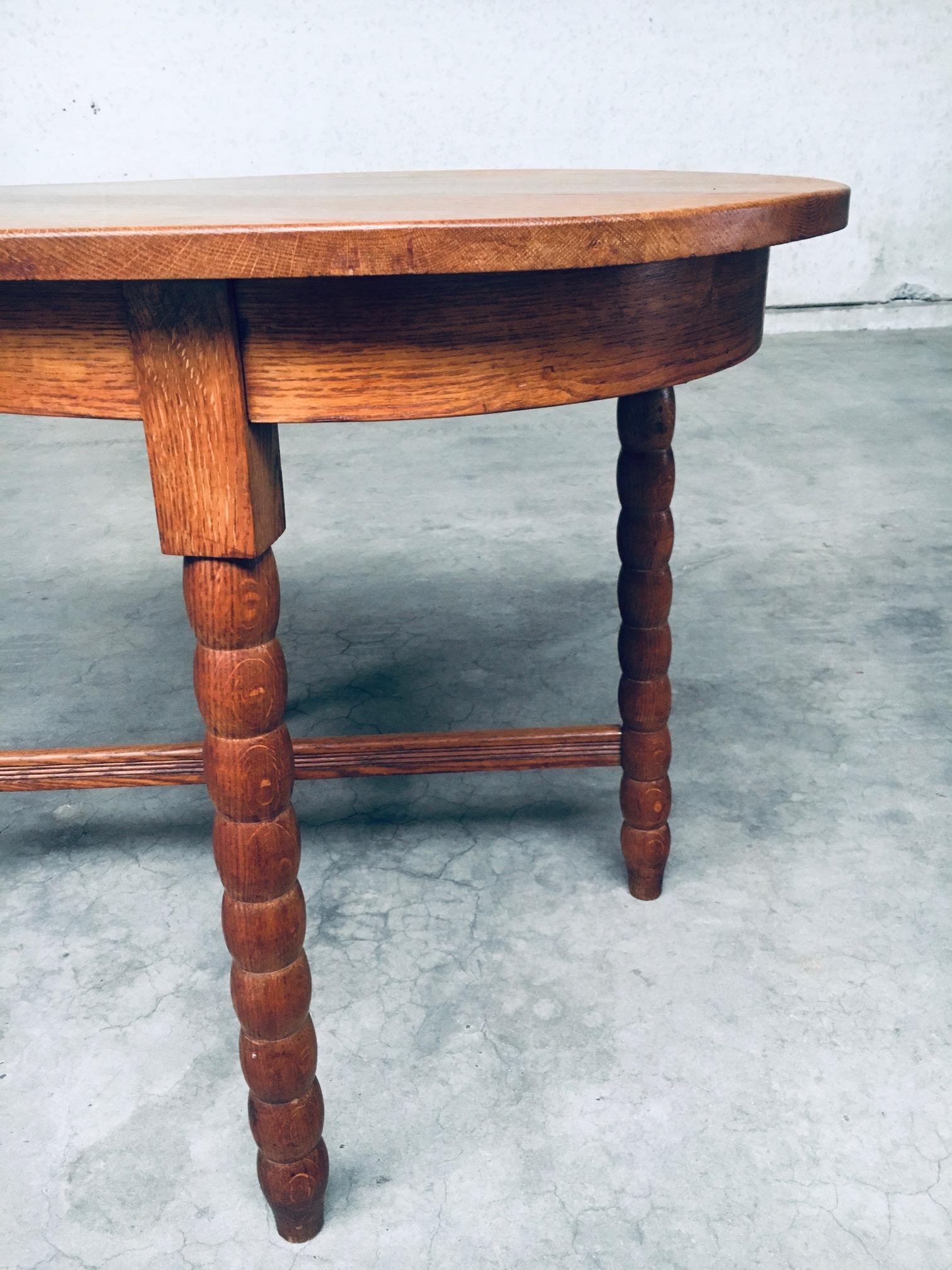 Tavolo da centro ovale Travail Populaire Oak, Francia, anni '40 in vendita 5