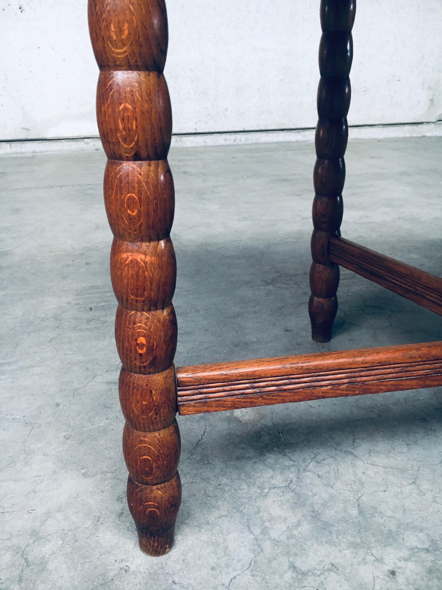 Tavolo da centro ovale Travail Populaire Oak, Francia, anni '40 in vendita 11