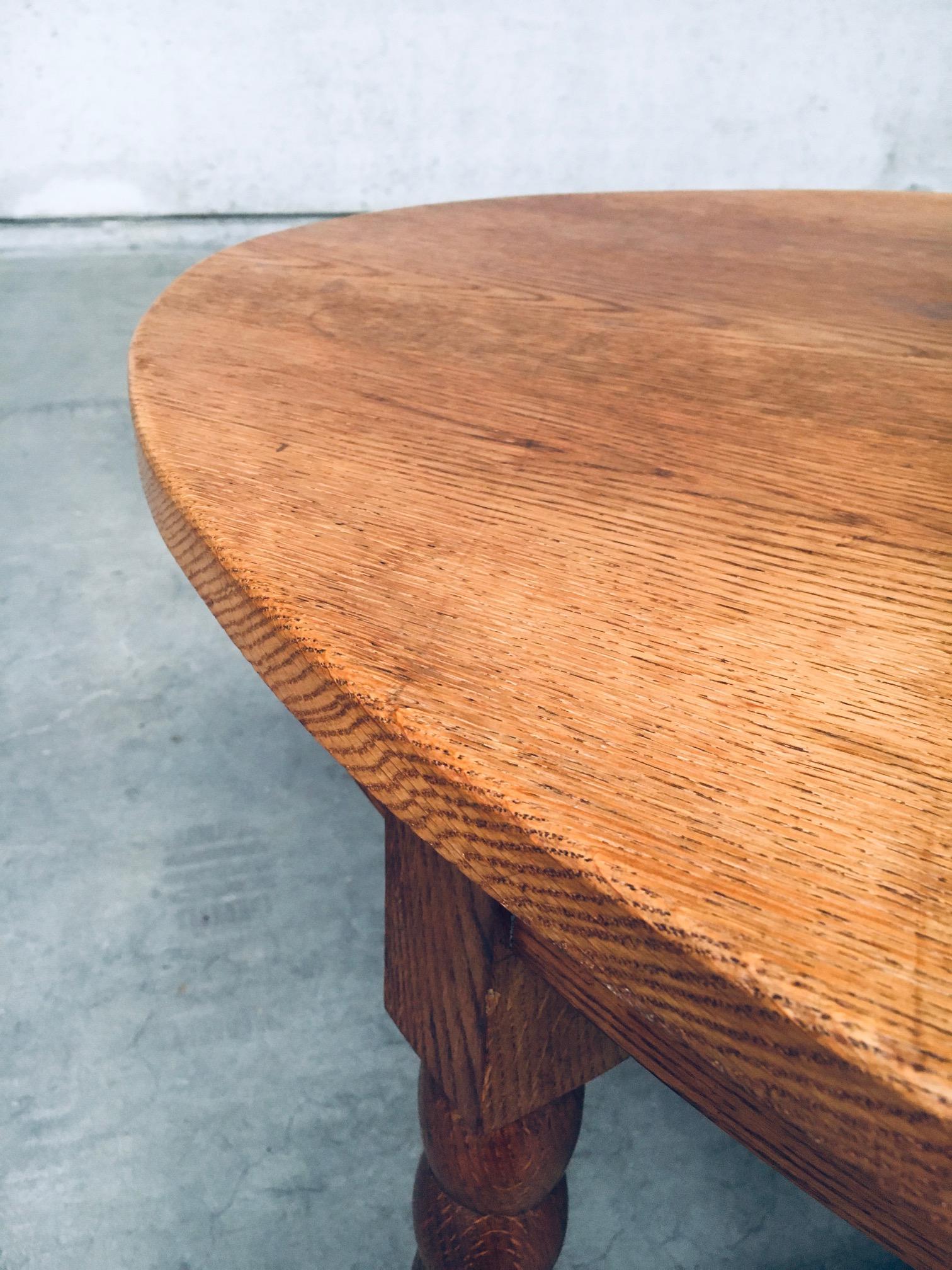 Tavolo da centro ovale Travail Populaire Oak, Francia, anni '40 in vendita 12