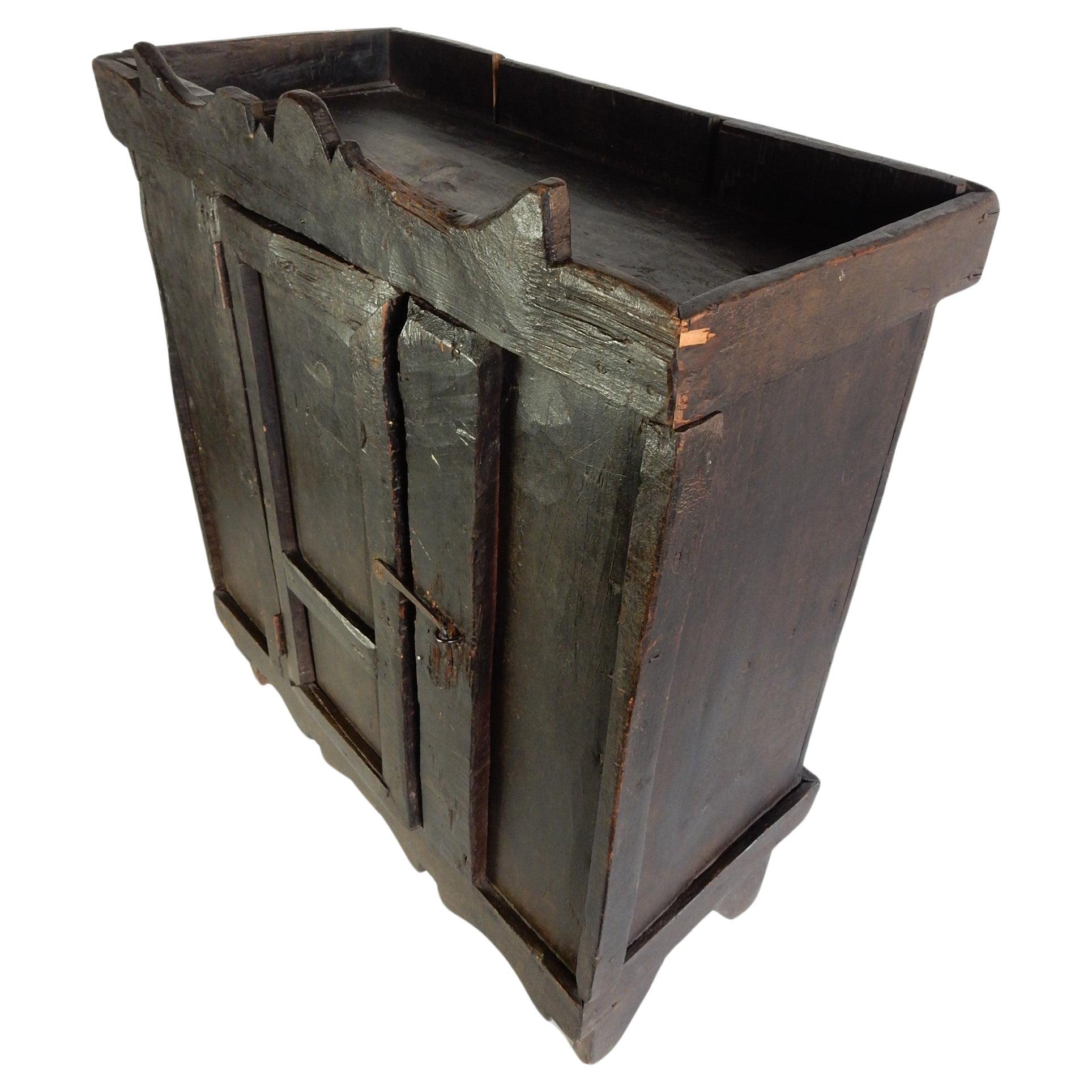 Travail Populaire Rustic Wabi Sabi Cabinet, early 19th Century In Distressed Condition For Sale In Las Vegas, NV
