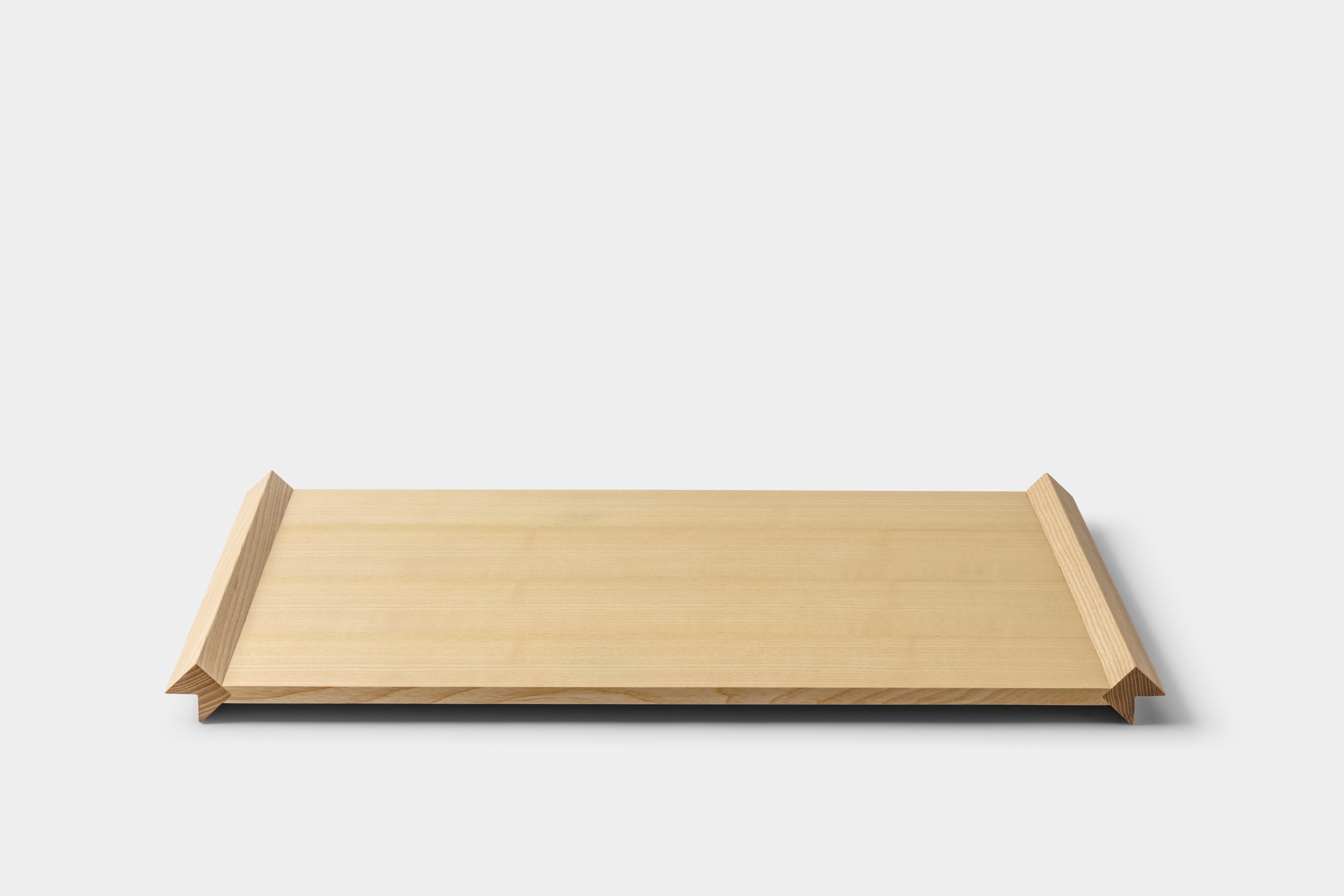 TRAVE – Minimalist Tray in Ash Wood