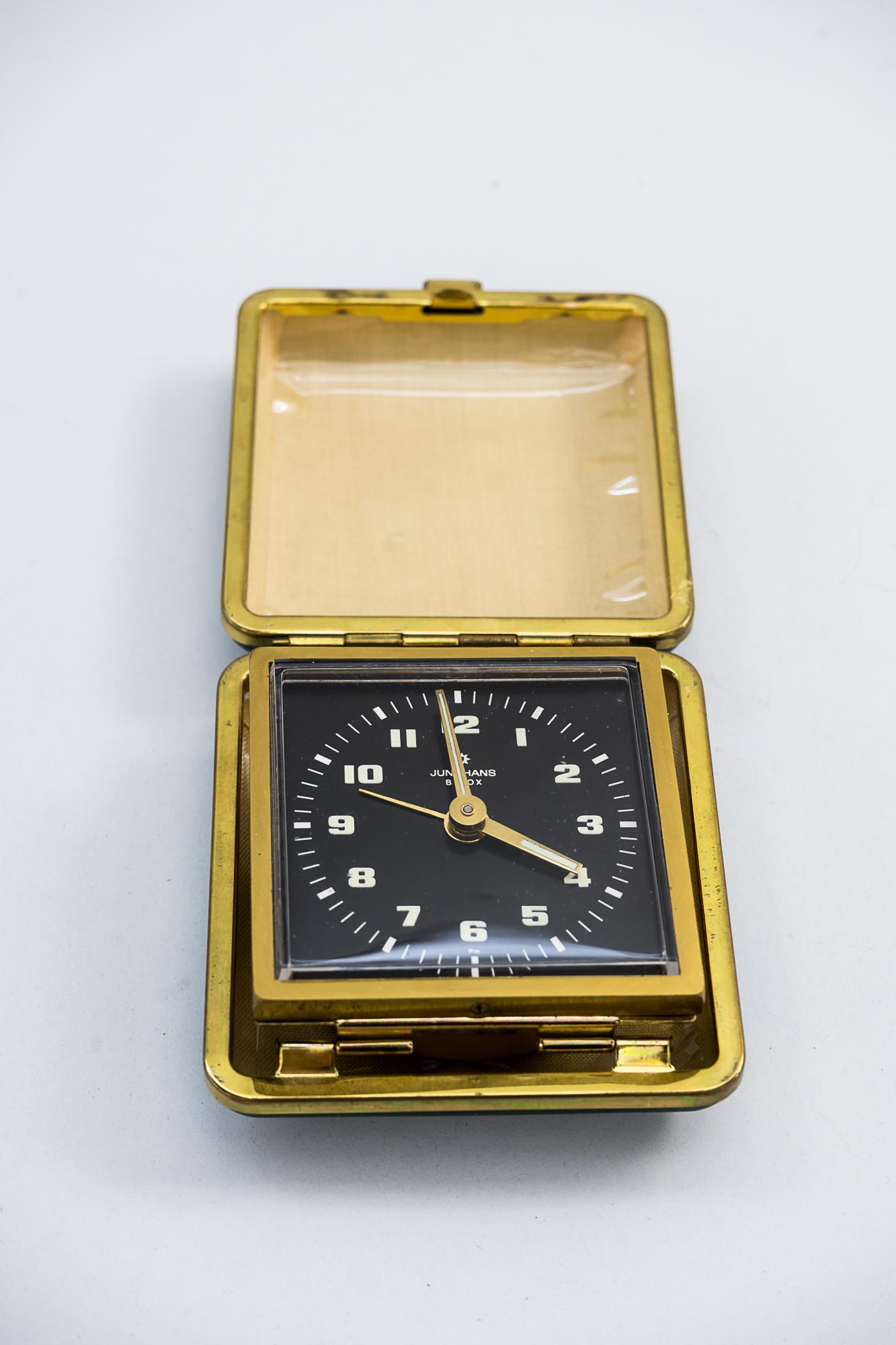 Horloge d'alarme de voyage de Junghans, vers les années 1960 en vente 4