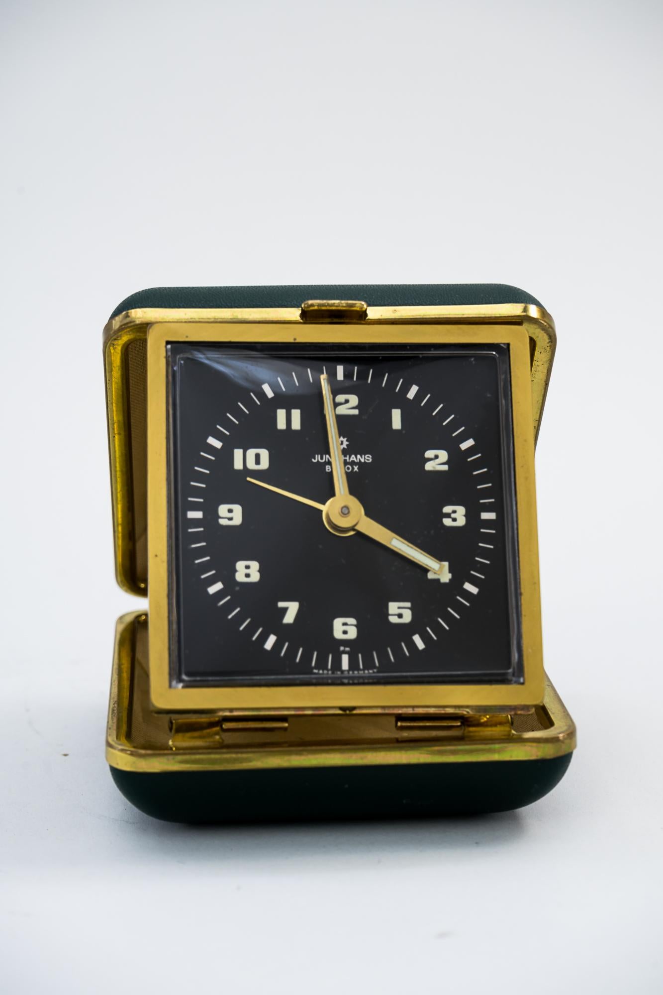Horloge d'alarme de voyage de Junghans, vers les années 1960 Bon état - En vente à Wien, AT