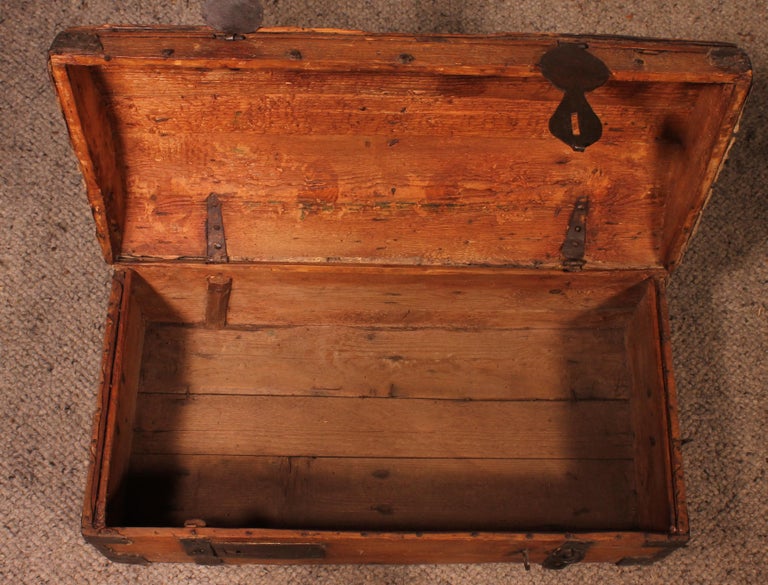 Travel Chest, 17th Century, Spain For Sale 4