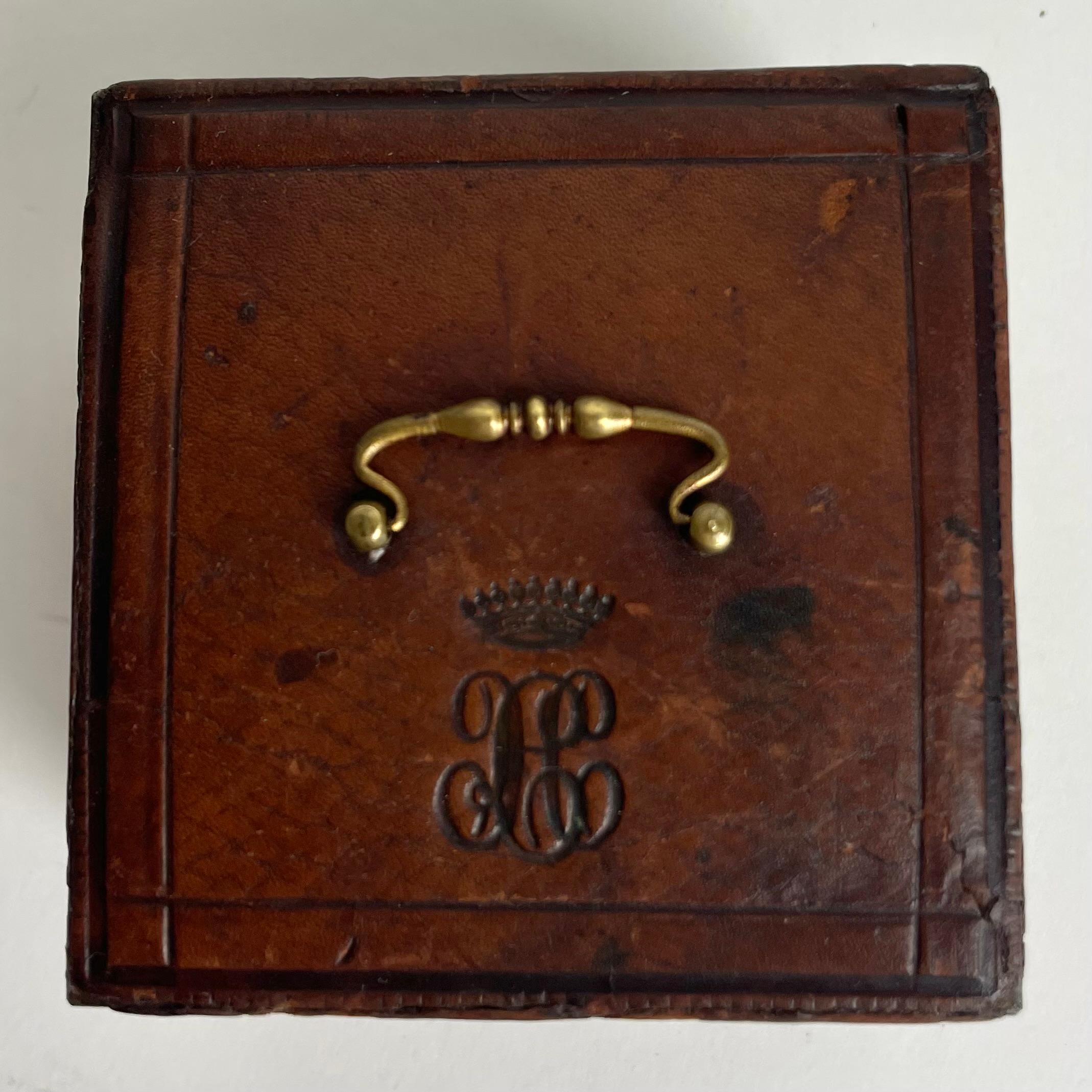 Leather Travel Inkwell in leather with a Count`s Crown, probably early 18th Century For Sale