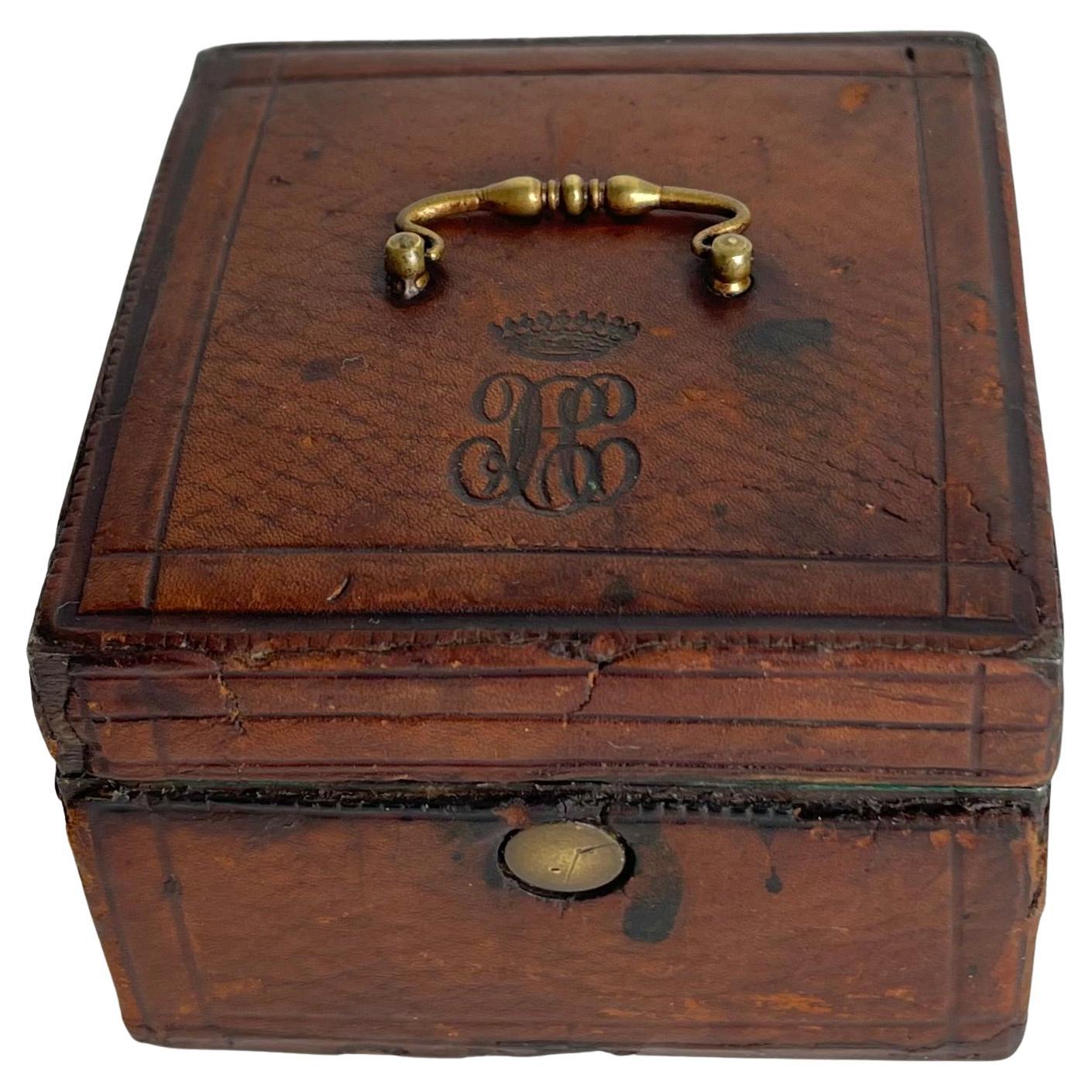 Travel Inkwell in leather with a Count`s Crown, probably early 18th Century For Sale