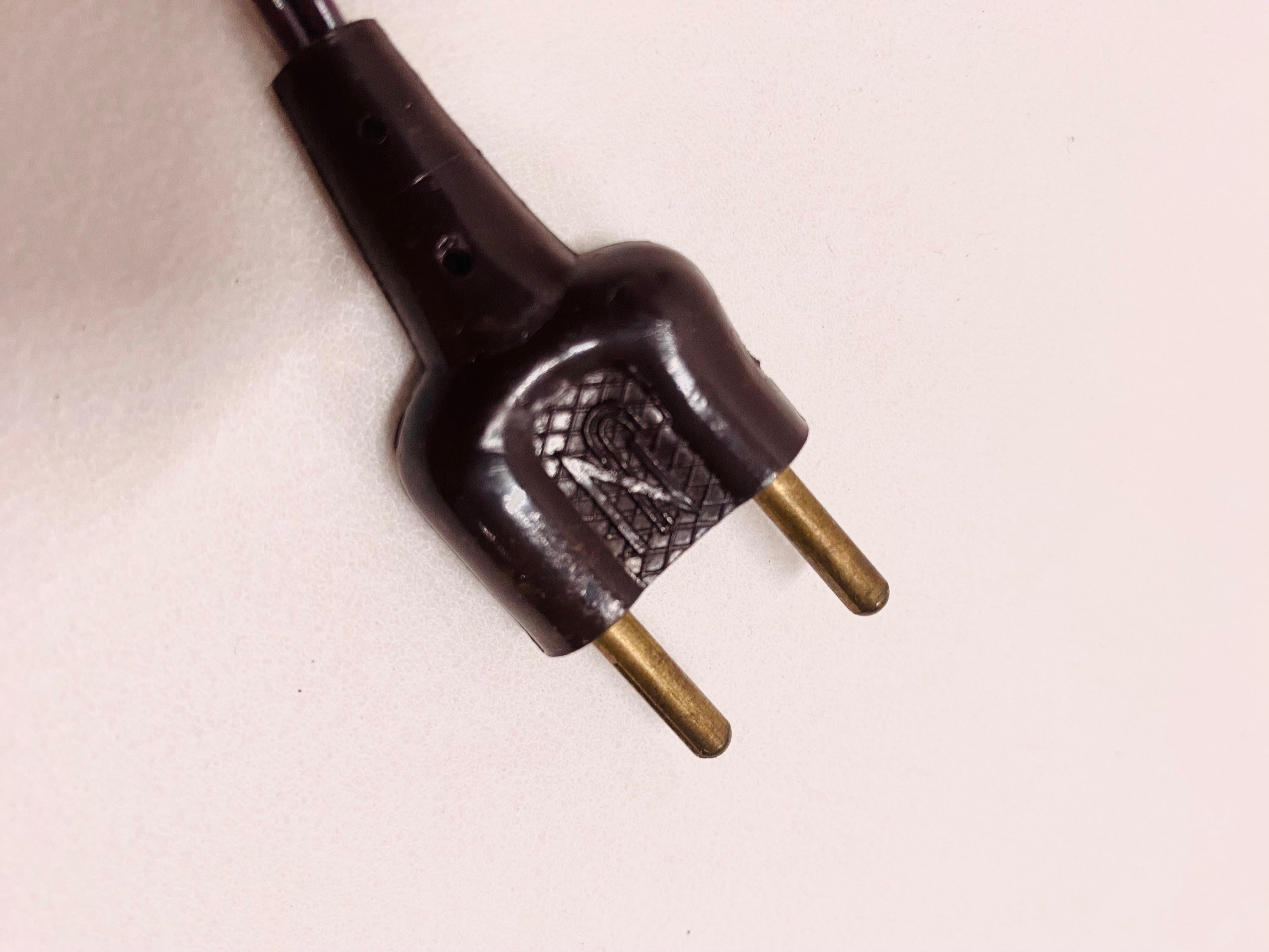 Questo ferro da stiro da viaggio 