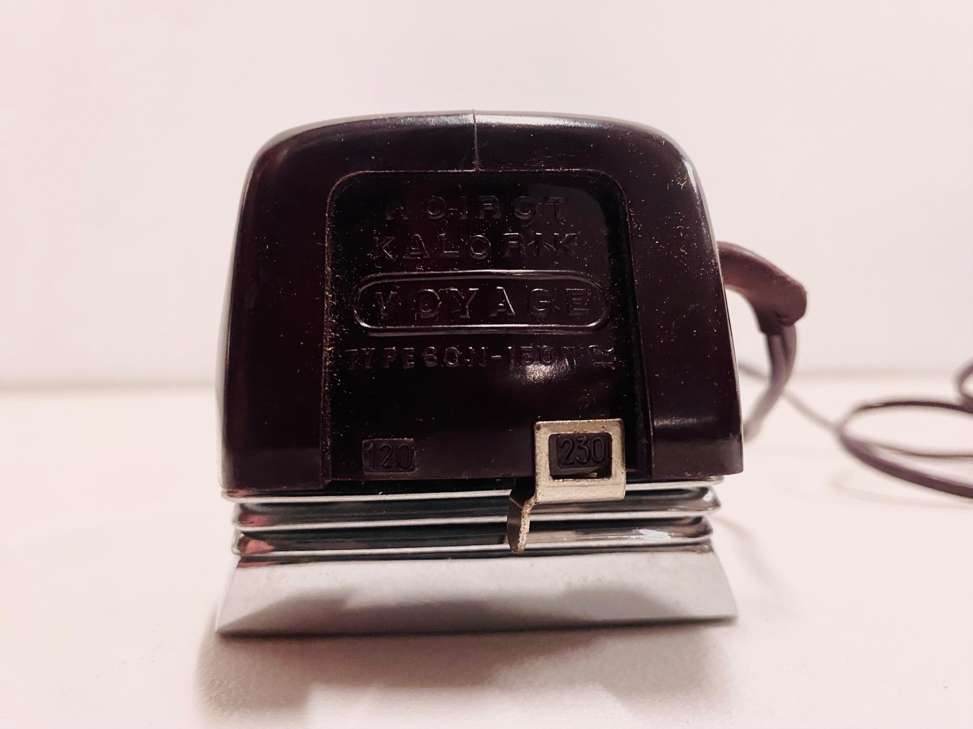 Metà XX secolo Travel Iron by Raymond Loewy in vendita