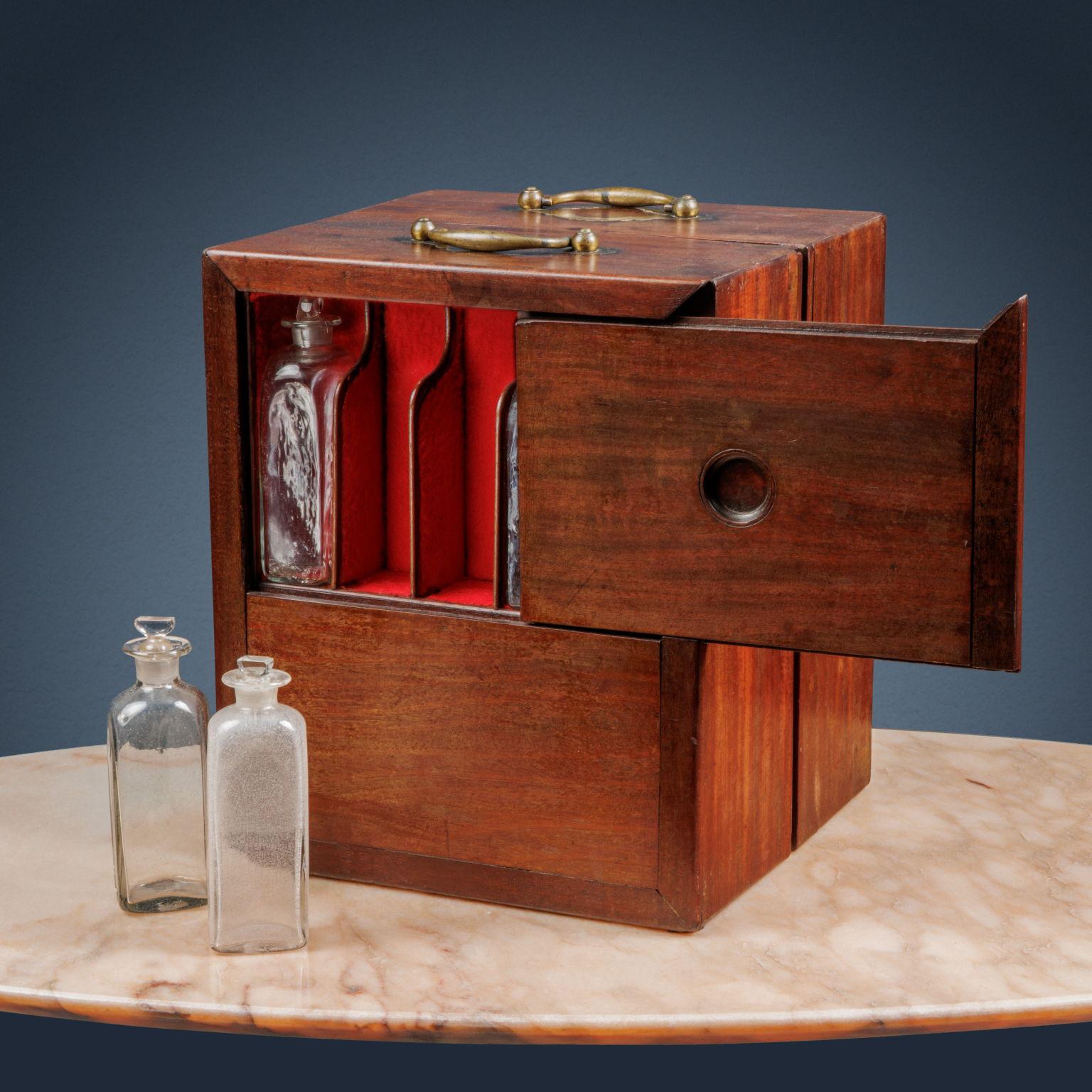 Travel Pharmacy for Apothecary, Tuscany, First Quarter of the 19th Century 1