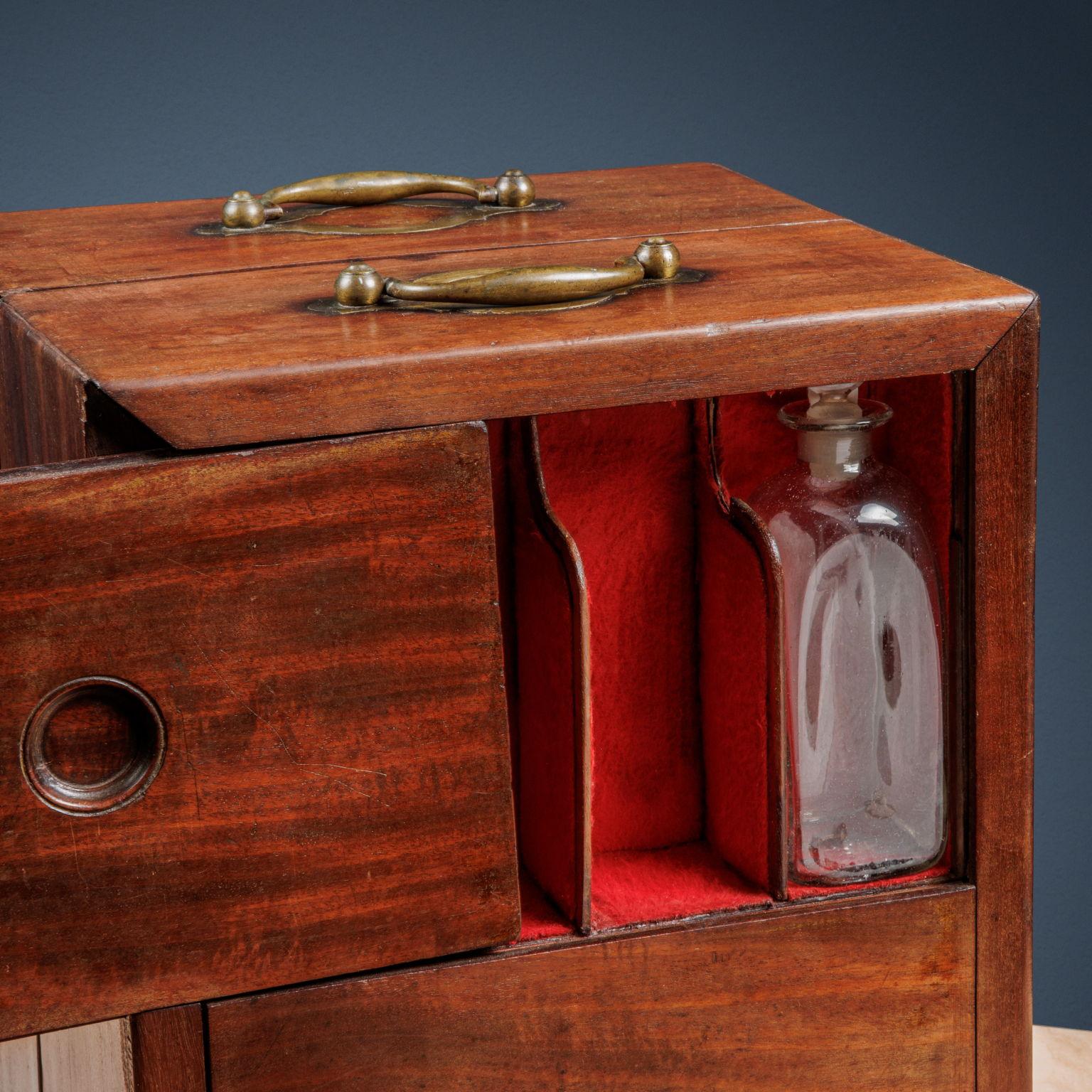 Travel Pharmacy for Apothecary, Tuscany, First Quarter of the 19th Century 2