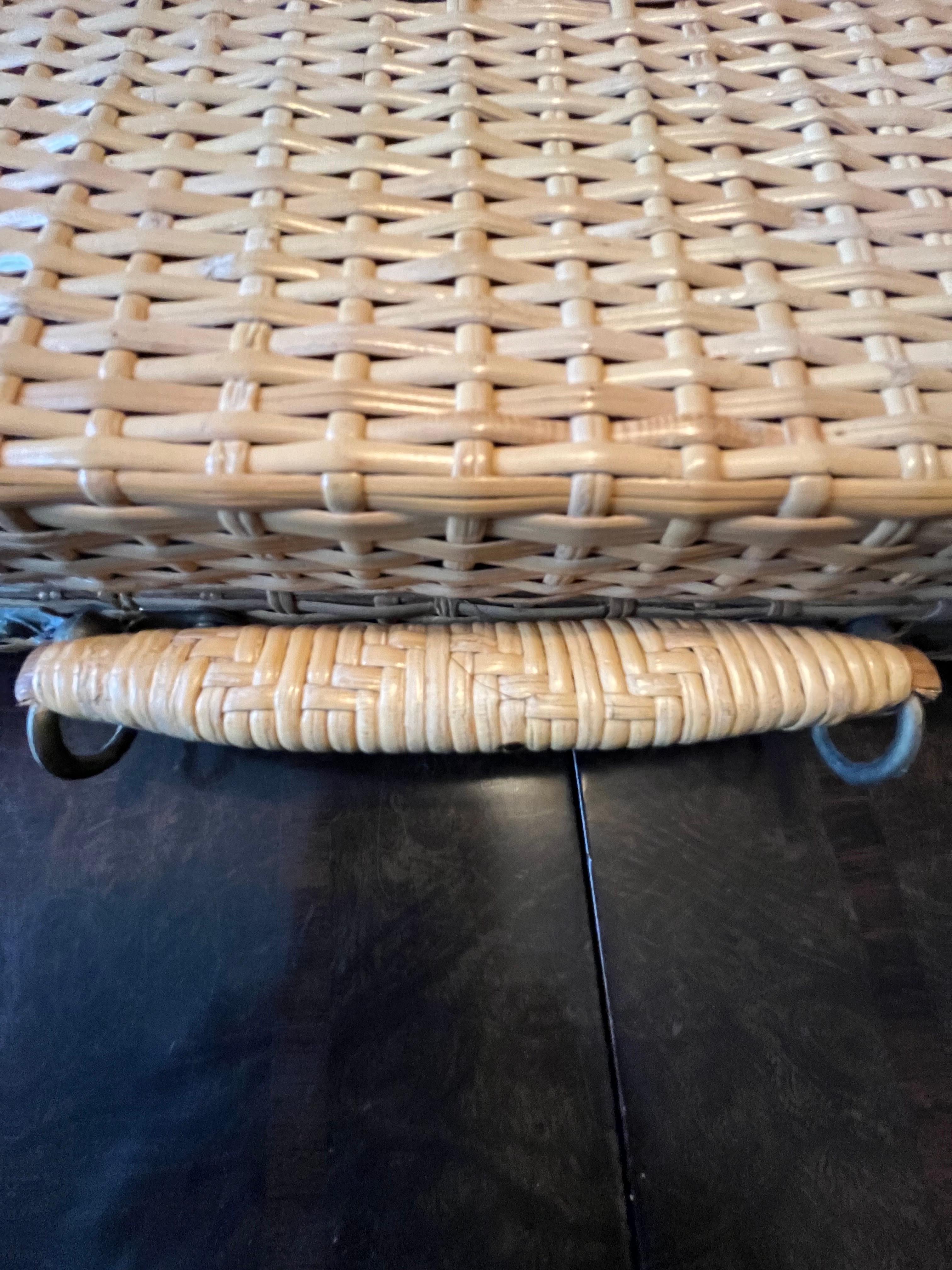 Travel Set Wicker Backgammon Set, 1960s In Good Condition In W Allenhurst, NJ