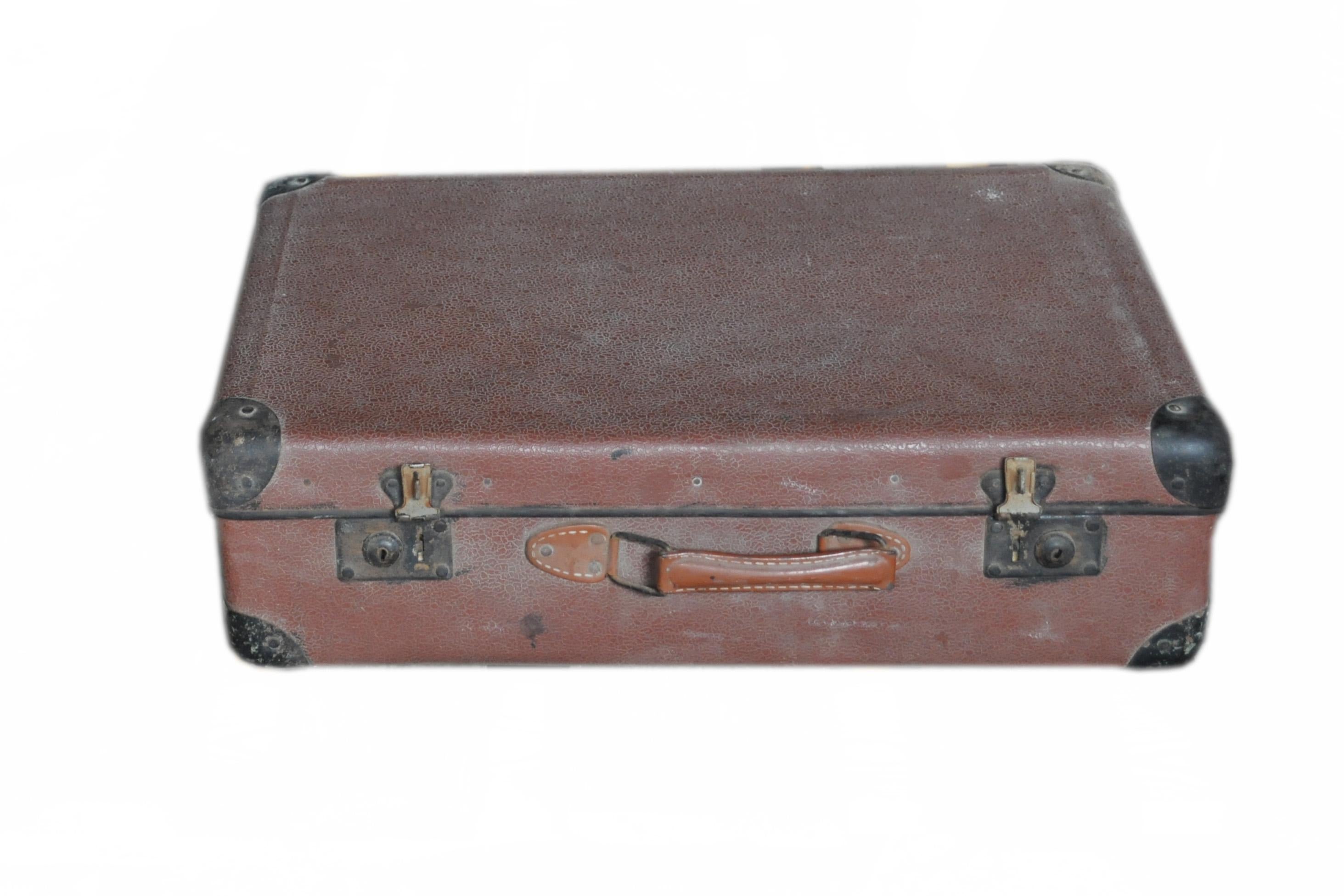 Travel Suitcase from Hungary In Good Condition For Sale In Lábatlan, HU