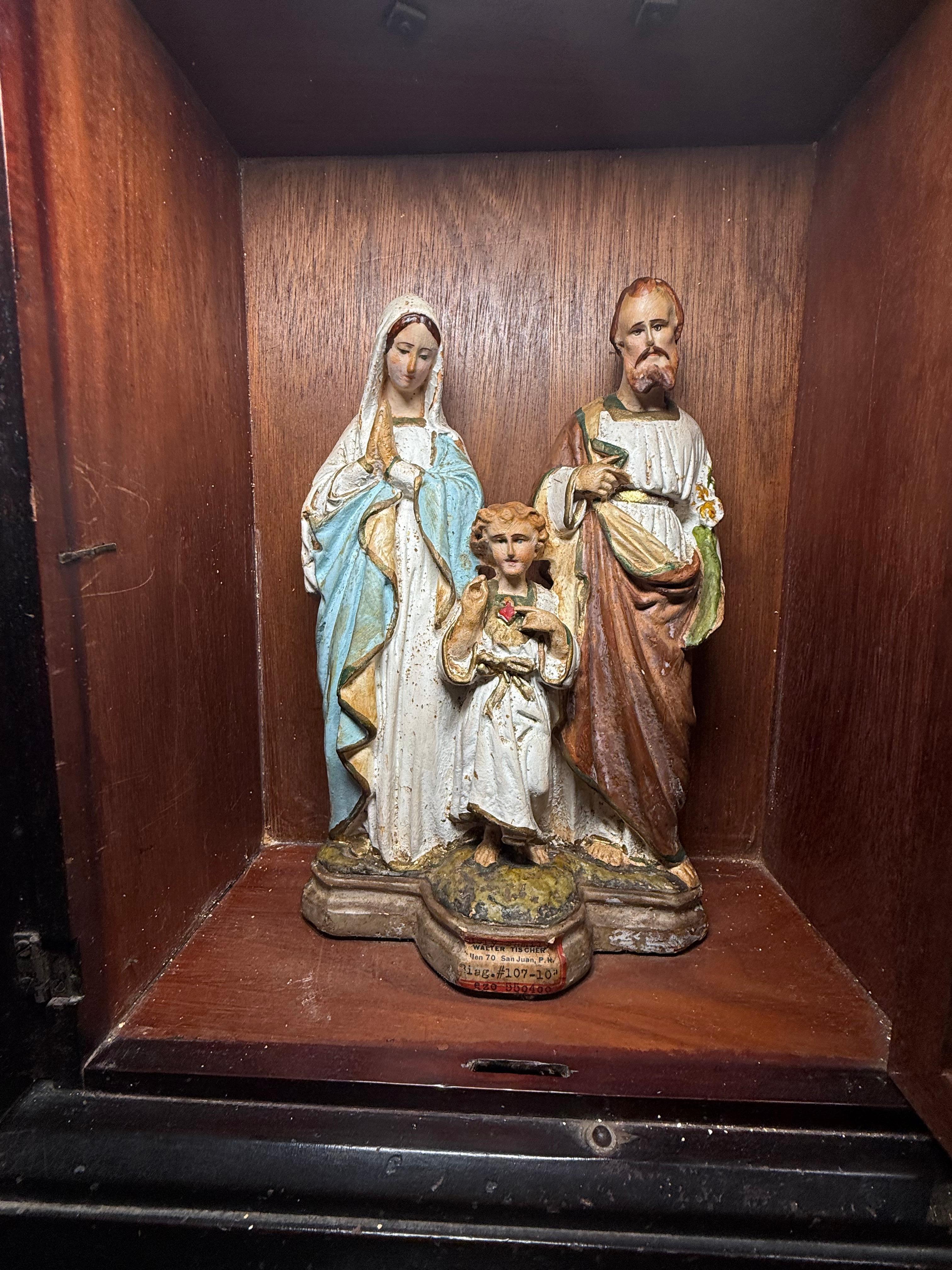 Néo-baroque Boîte à prières de voyage en bois avec la Sainte Famille en vente