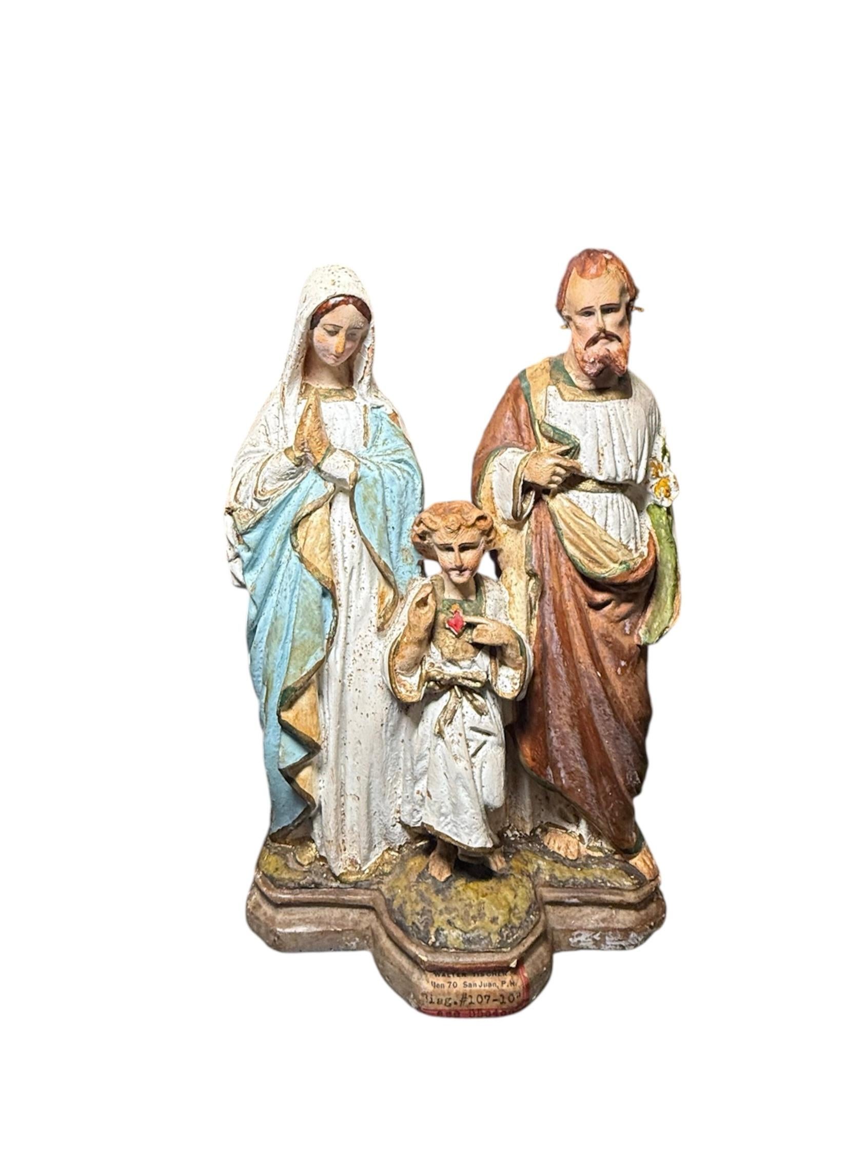 20ième siècle Boîte à prières de voyage en bois avec la Sainte Famille en vente