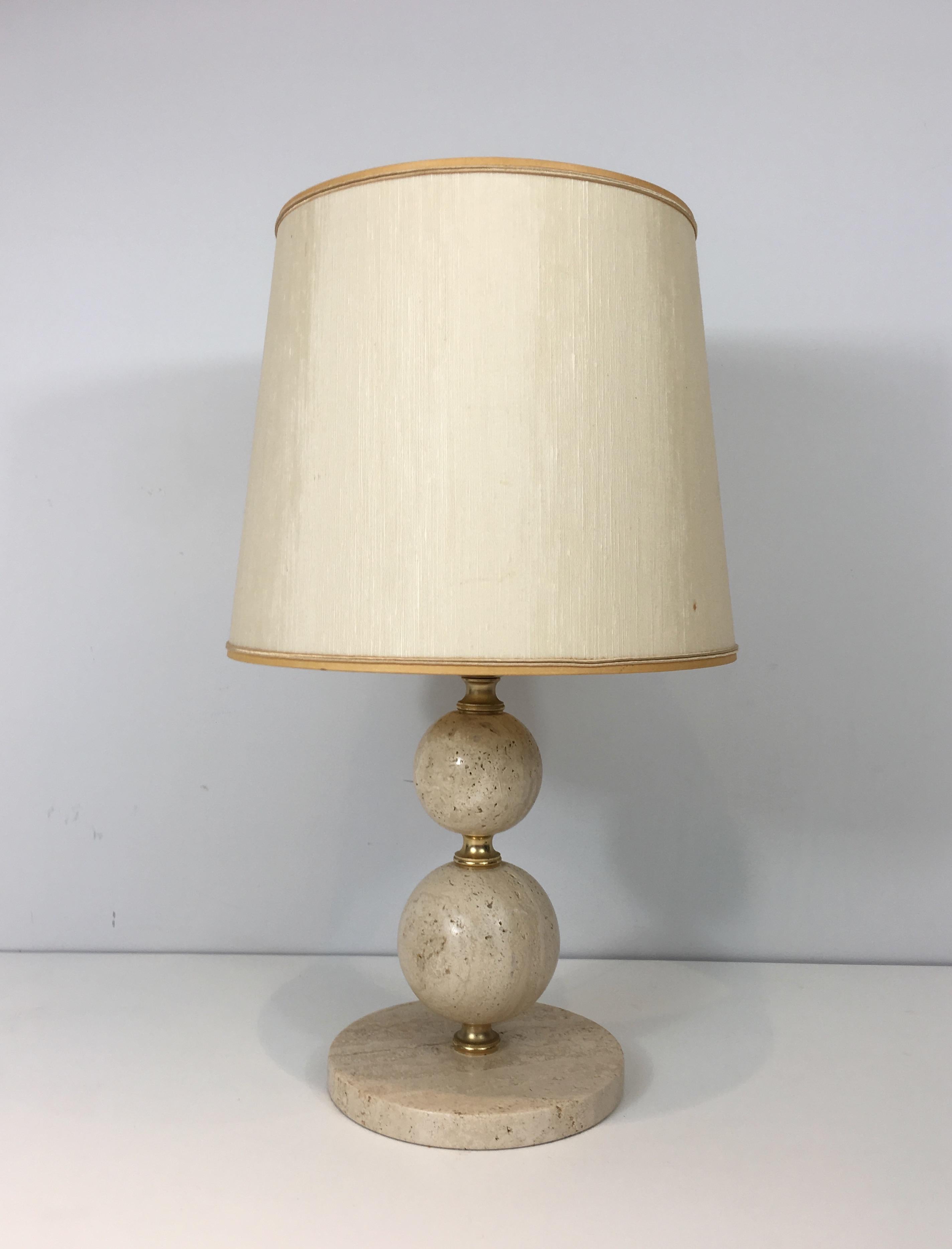 Travertin and Brass Table Lamp, circa 1970 In Good Condition For Sale In Marcq-en-Barœul, Hauts-de-France