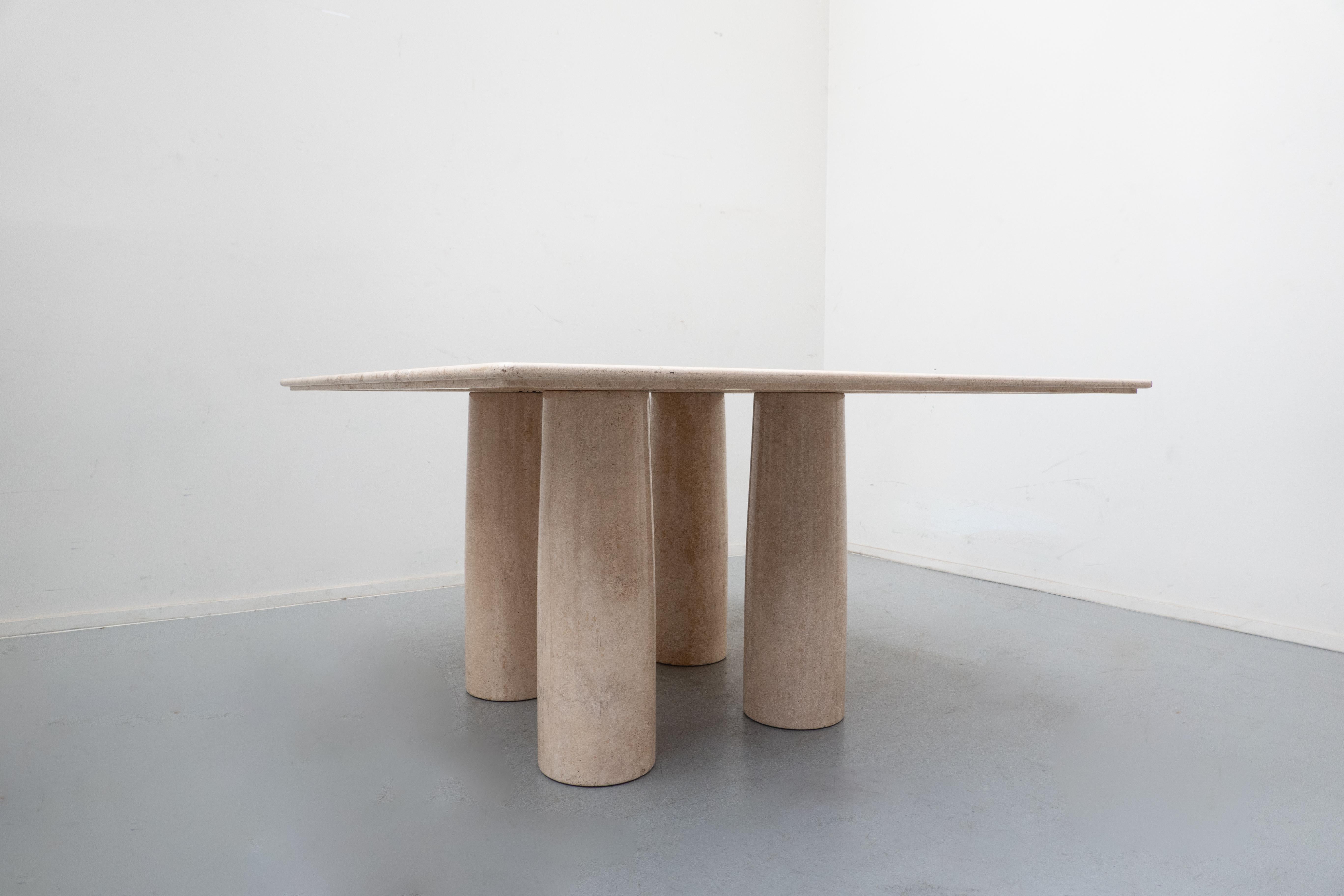Travertine Dining Table Il Colonnato by Mario Bellini for Cassina, 1970s  In Good Condition For Sale In Brussels, BE