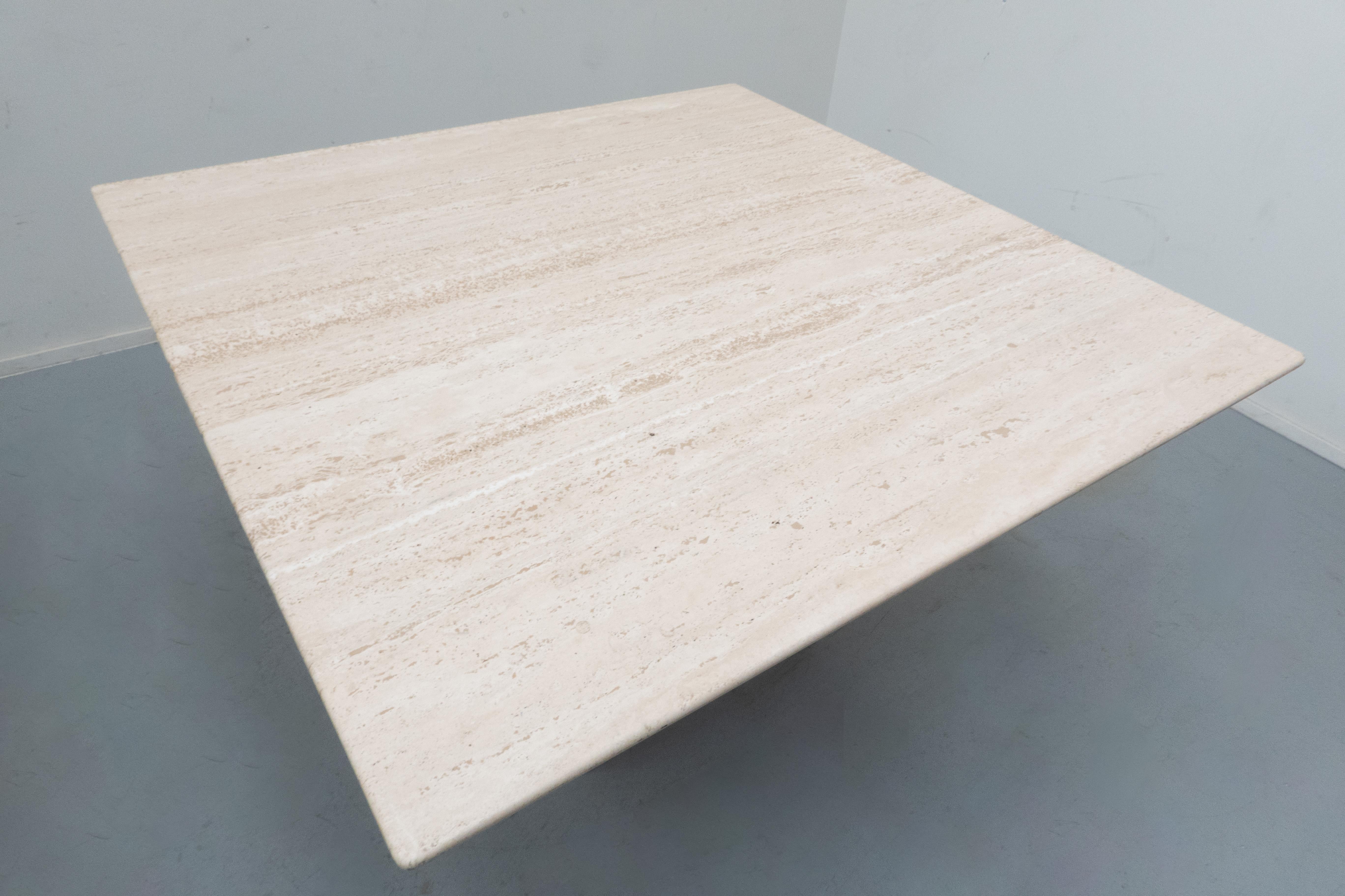 Travertine Dining Table Il Colonnato by Mario Bellini for Cassina, 1970s  For Sale 3