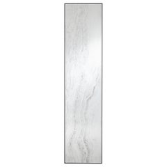 Specchio scultoreo in travertino con cornice in metallo nero di Deknudt Mirrors