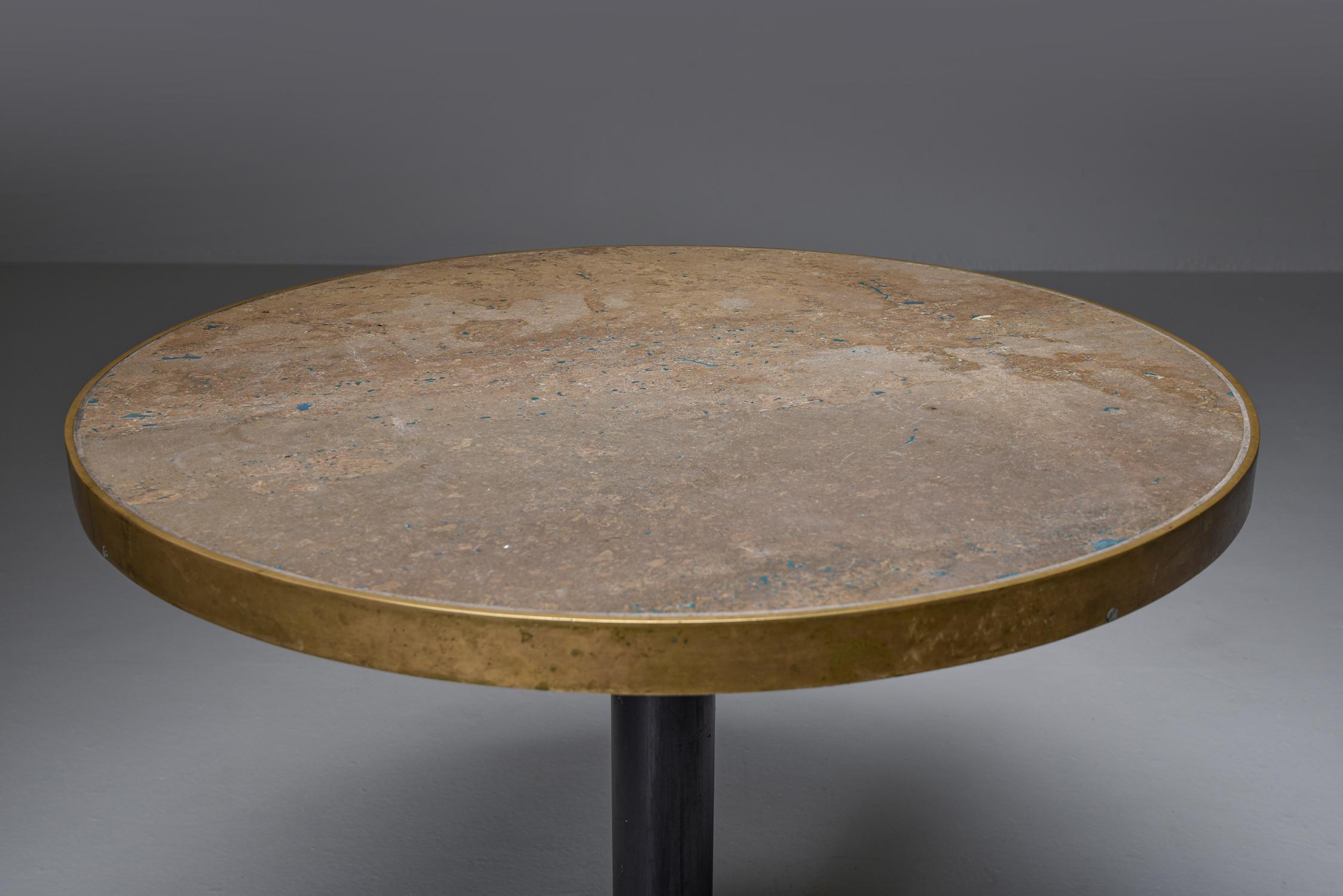 Travertine and Brass Bistro Table In Good Condition In Antwerp, BE