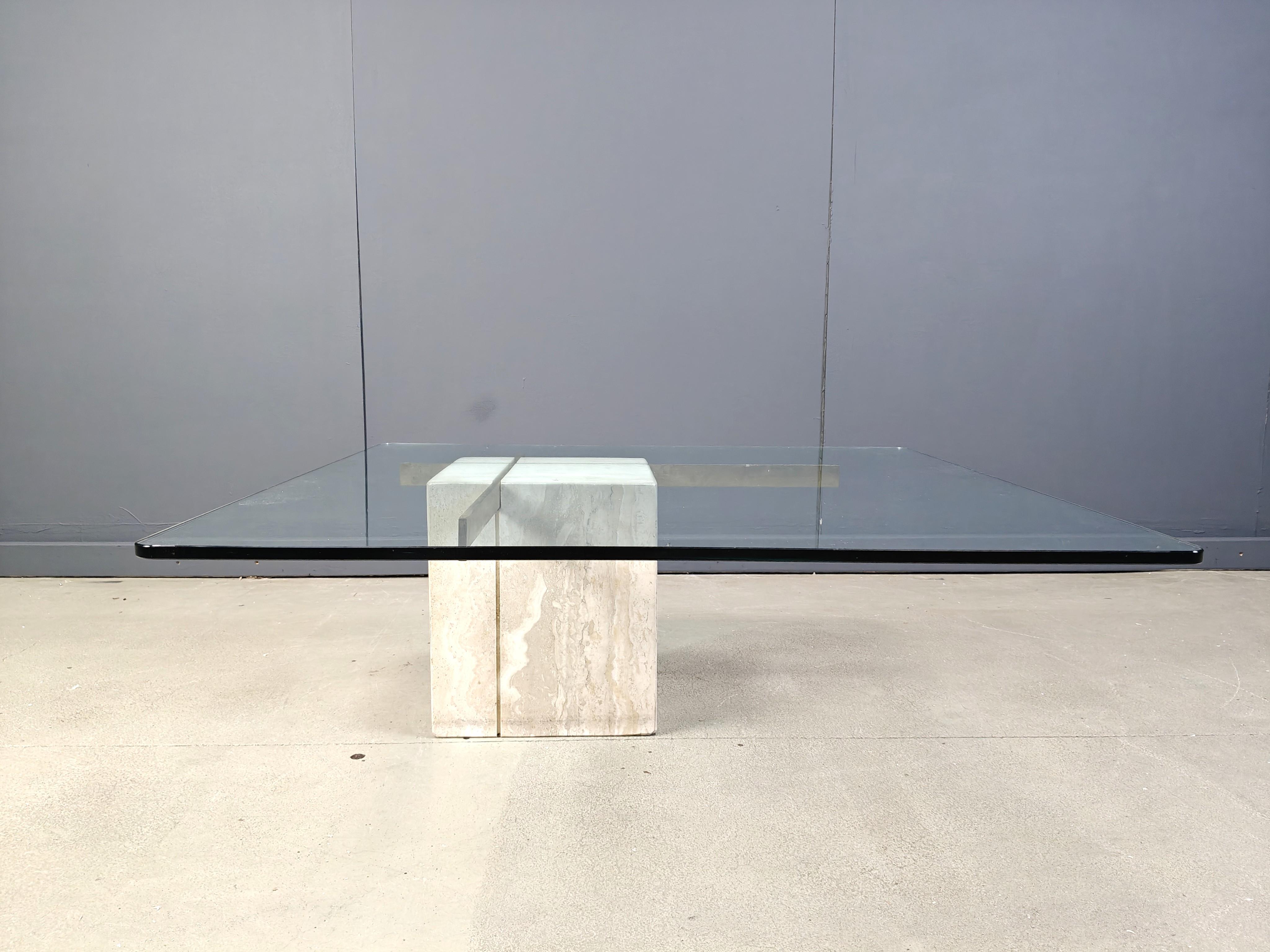 Travertine and brass coffee table by Artedi, 1980s For Sale 4