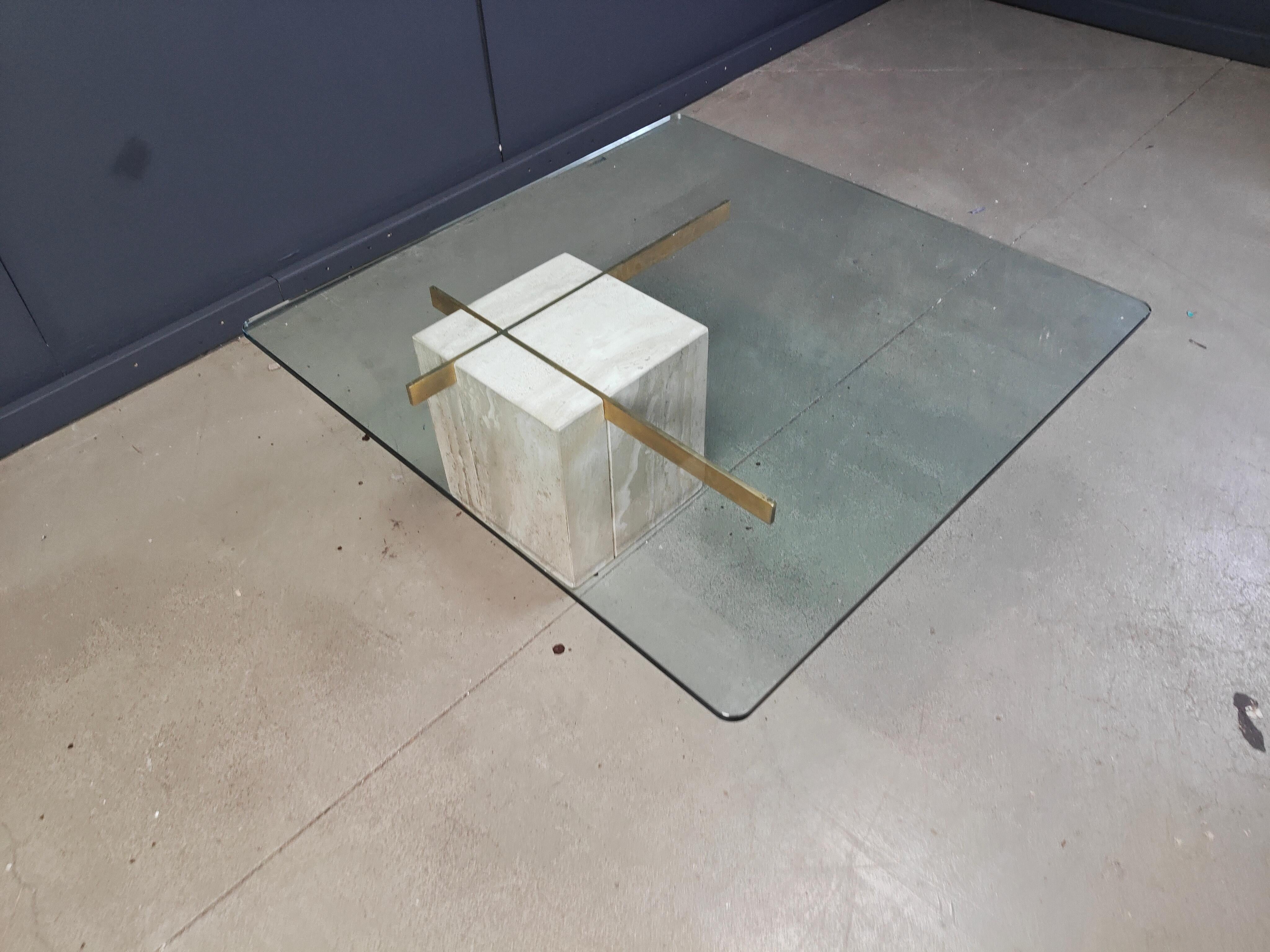 Travertine and brass coffee table by Artedi, 1980s For Sale 1