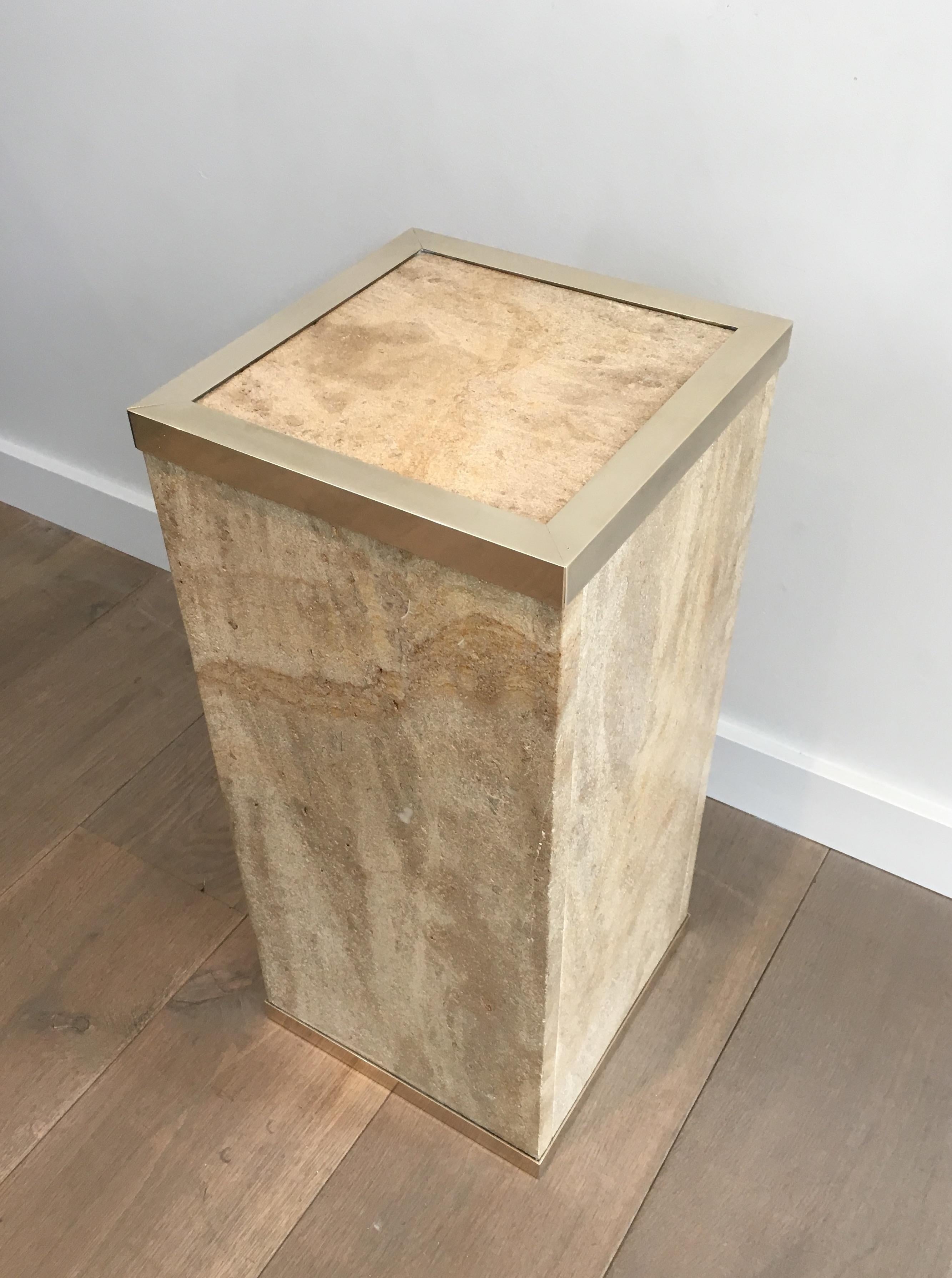 Mid-Century Modern Travertine and Brass Column, French, circa 1970 For Sale