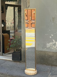 Miroir de sol à pieds longs en travertin et laiton avec revêtement suspendu Confalonieri, années 70