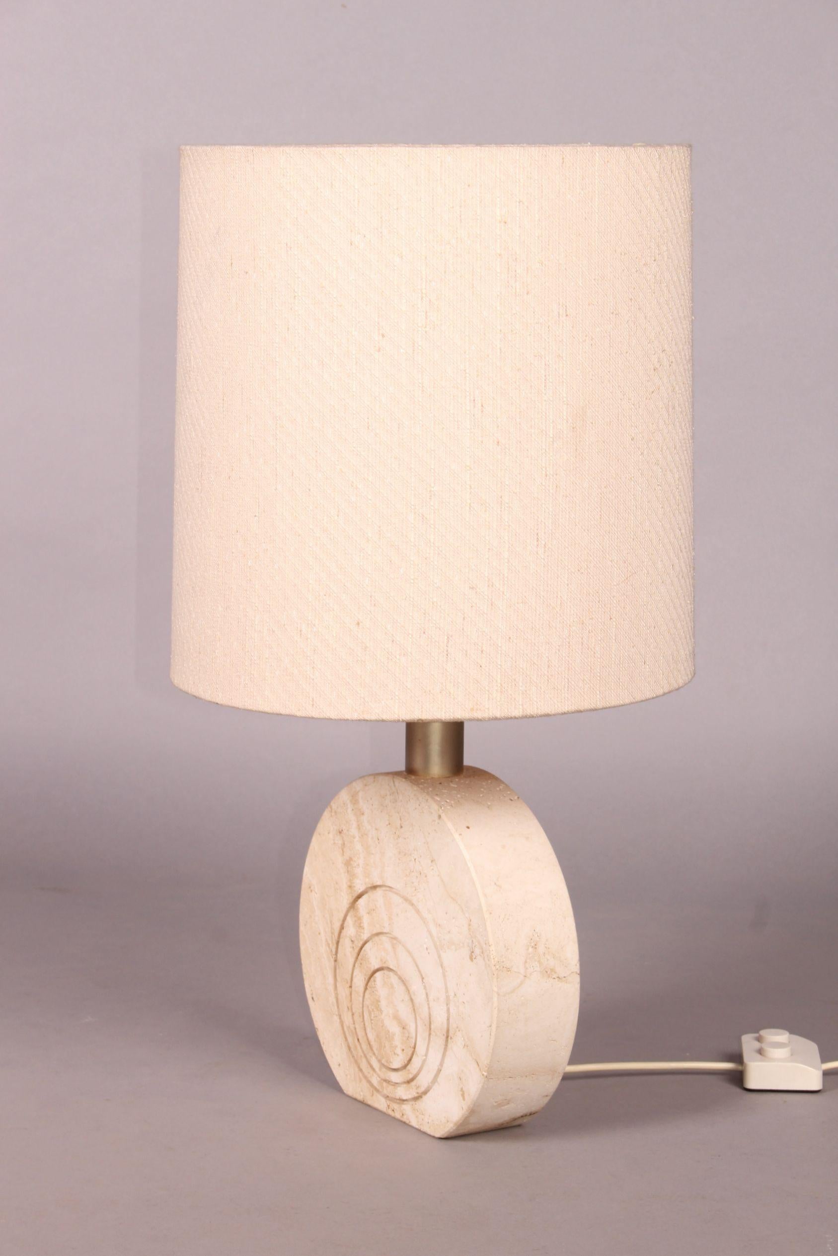 Travertine and Brass Table Lamp In Good Condition In grand Lancy, CH