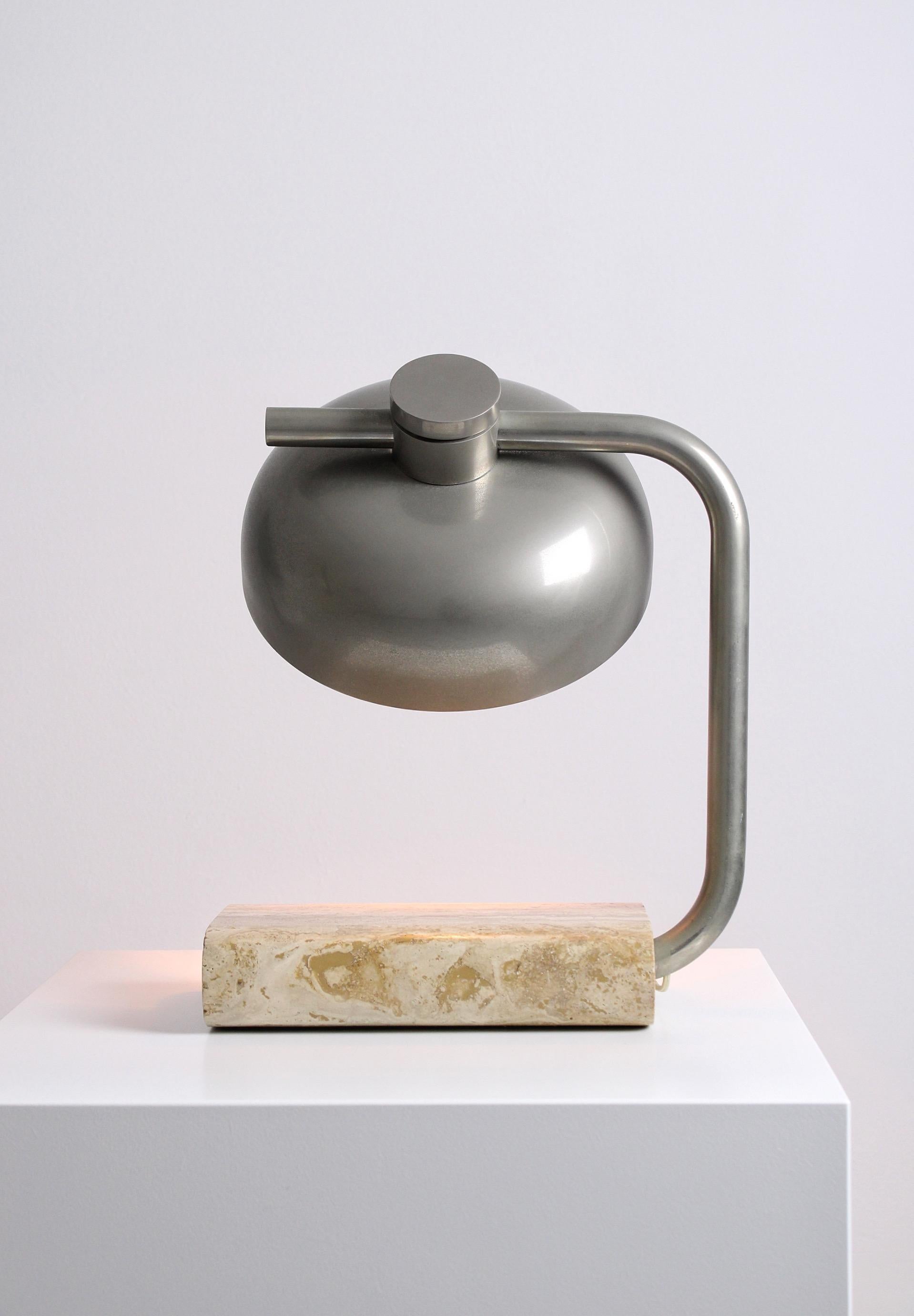 Travertine and chromed metal table lamp by Paolo Salvi, 1960s In Good Condition For Sale In UTRECHT, NL