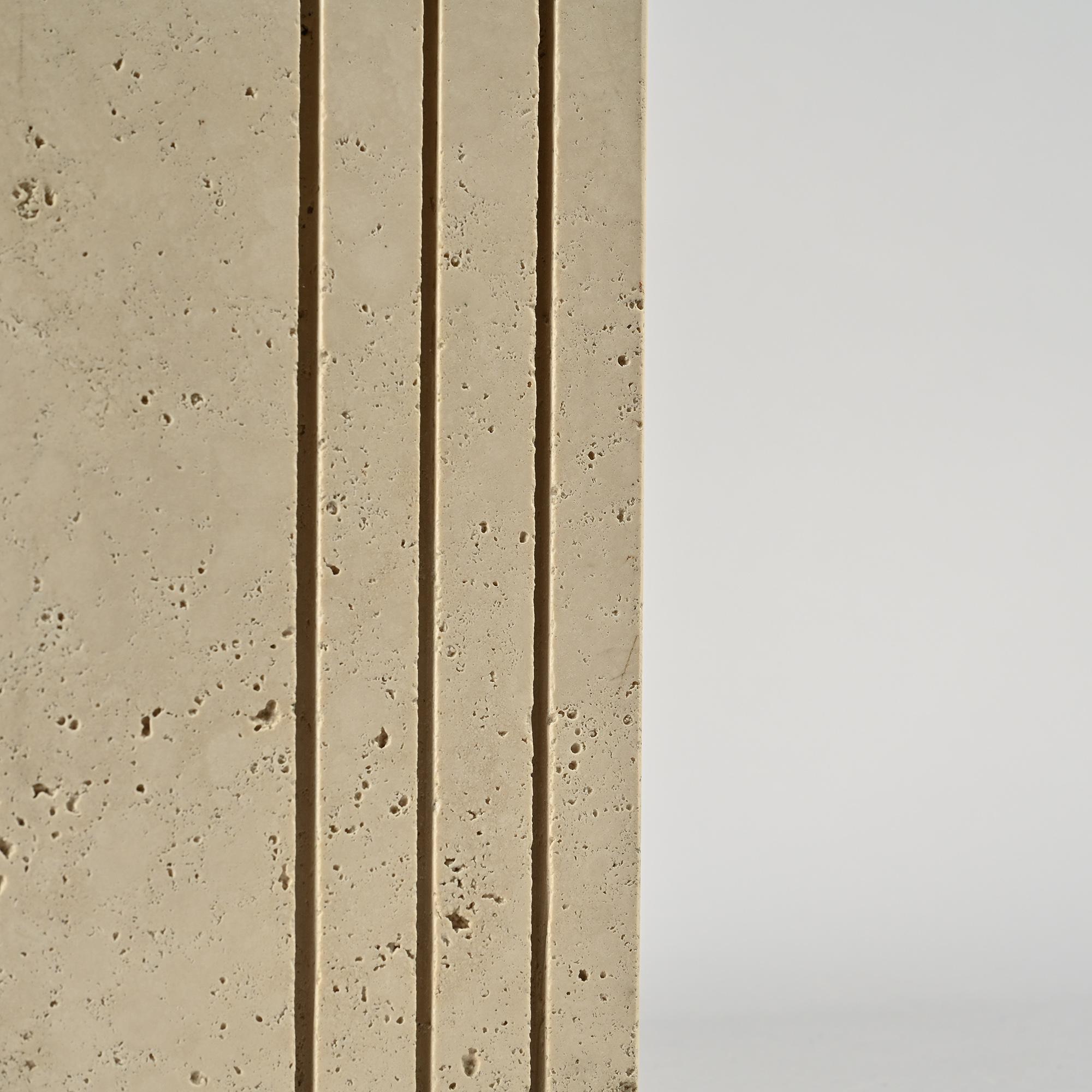 Lámpara de travertino y pergamino, Italia, hacia 1970 Francés en venta