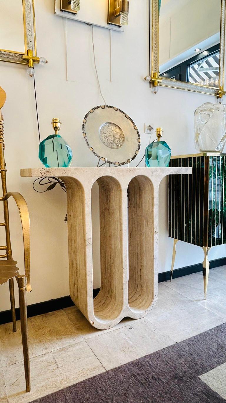 Italian Travertine arch console monobloc sculpture, Circa 1980 For Sale