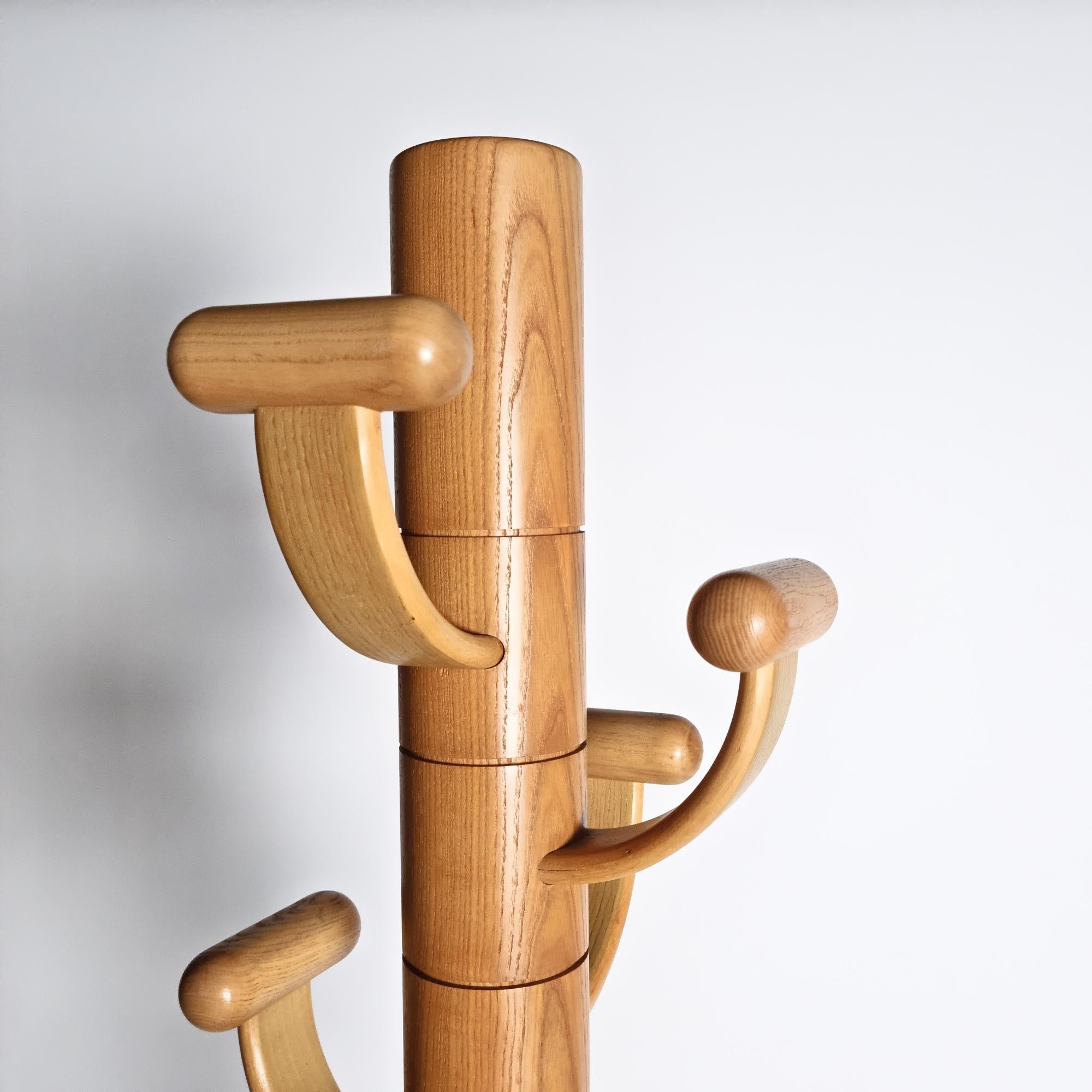 Appendiabiti in travertino e legno di frassino di Ettore Sottsass, anni '70 In condizioni buone in vendita a Hilversum, NL
