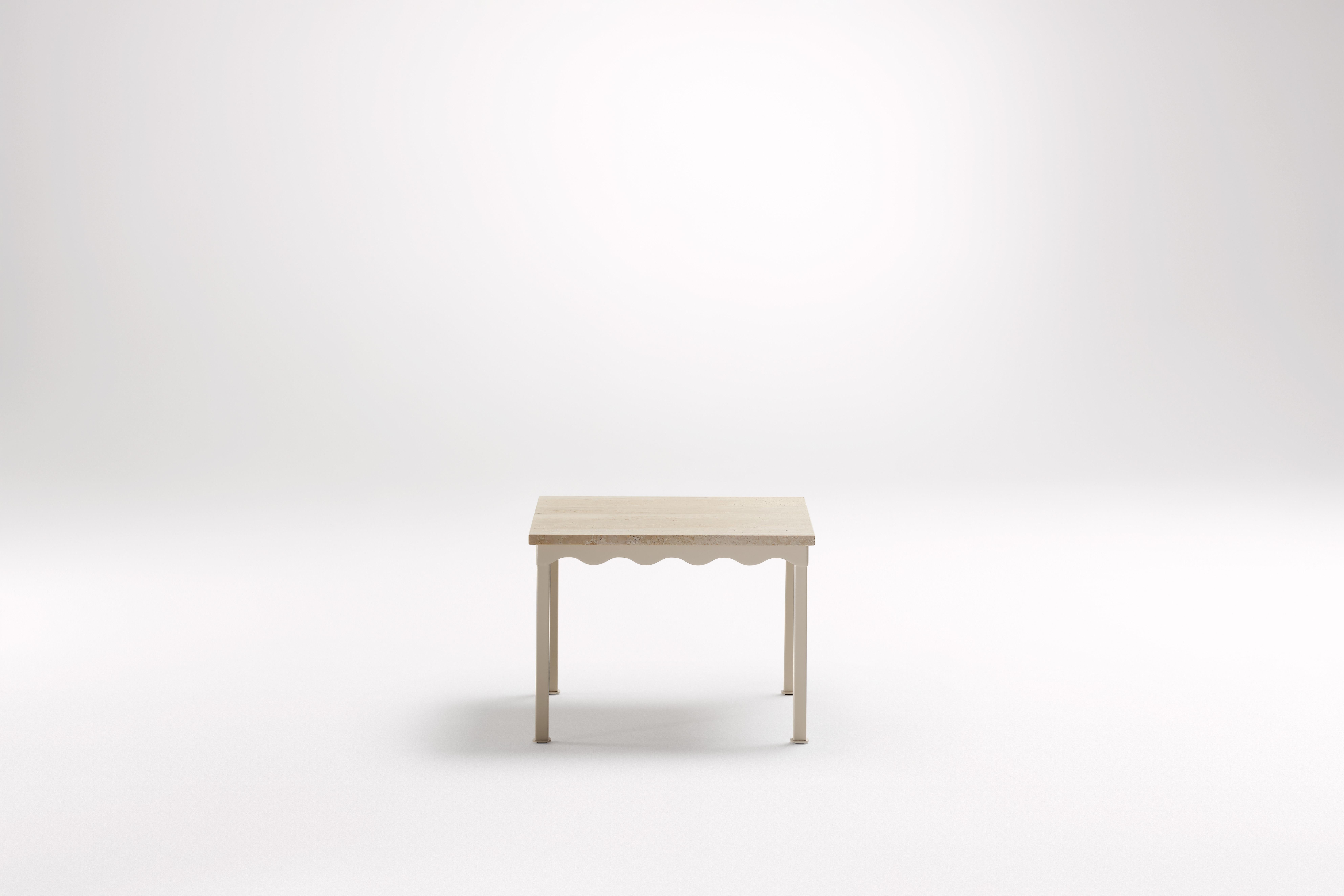 Tavolino Bellini in travertino di Coco Flip
Dimensioni: D. 54 x L. 54 x H. 39 cm
Materiali: Piani in pietra, struttura in acciaio verniciato a polvere. 
Peso: 12 kg


Coco Flip è uno studio di design di mobili e illuminazione con sede a Melbourne,