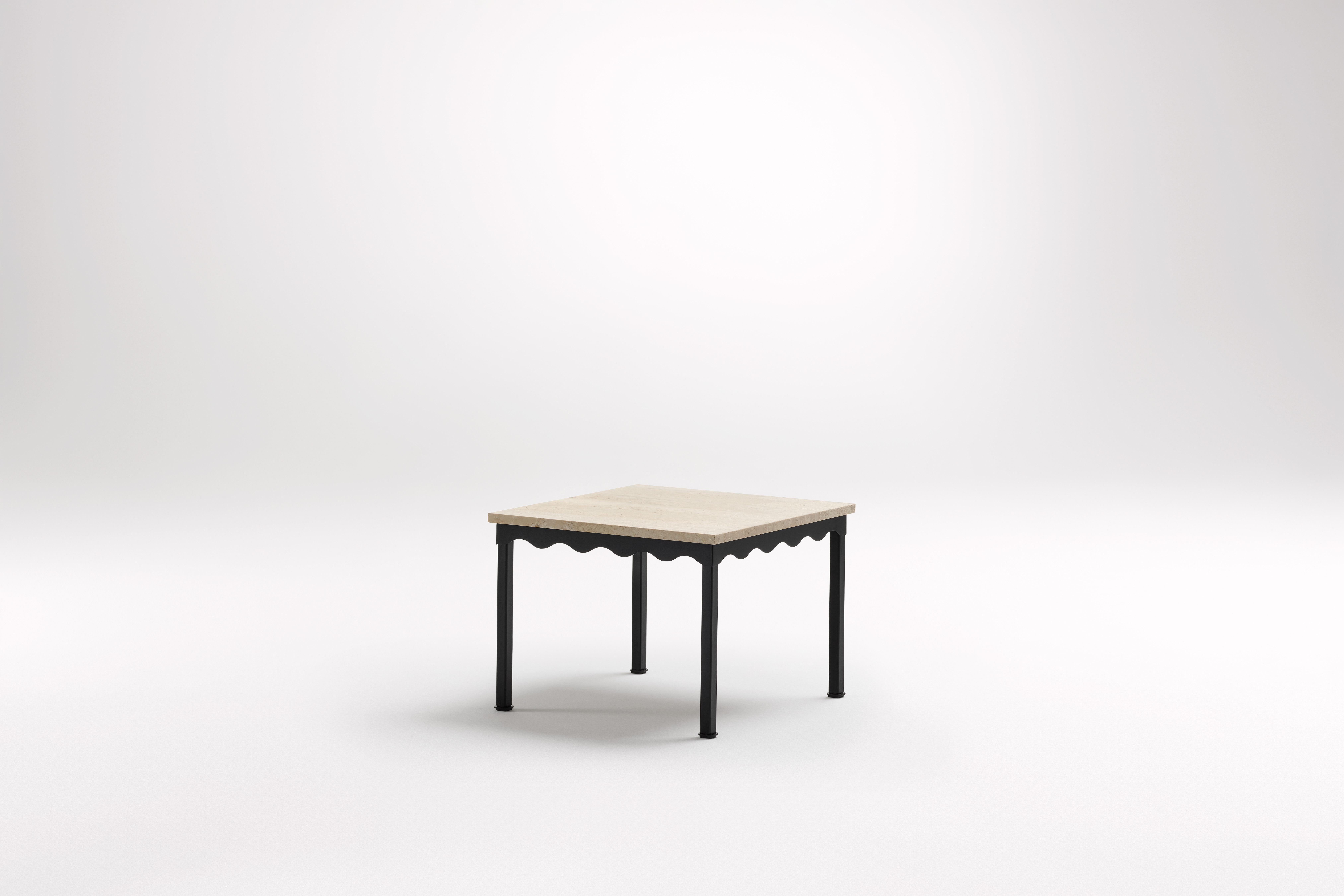 Postmoderne Table d'appoint Bellini en travertin par Coco Flip en vente