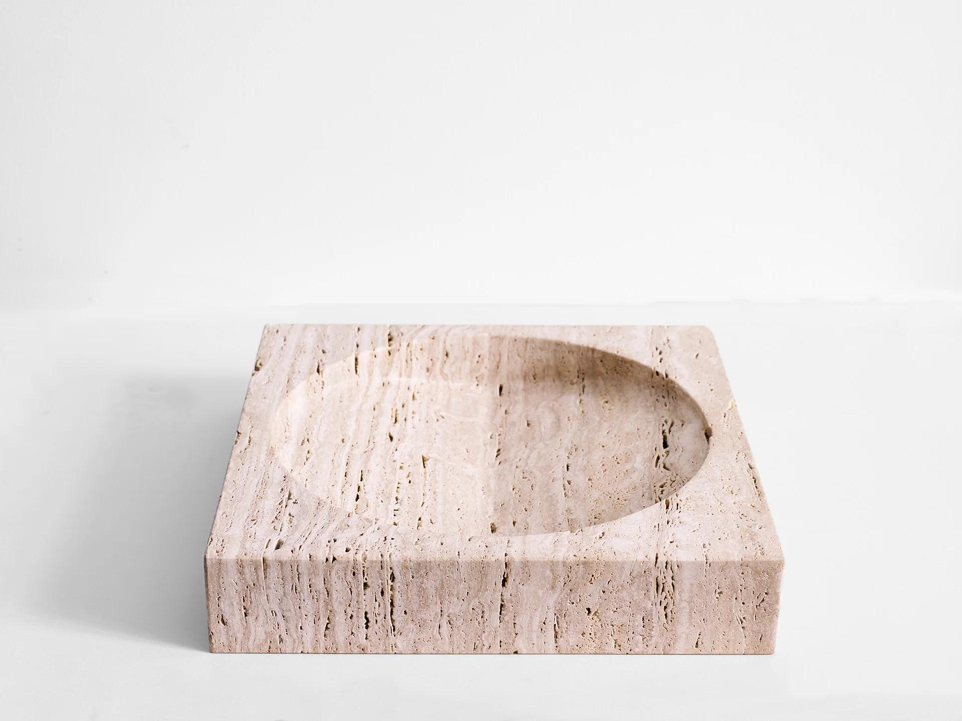 Moderne Contemporary Light Beige Travertine Block Big Poche Rond by Henry Wilson en vente