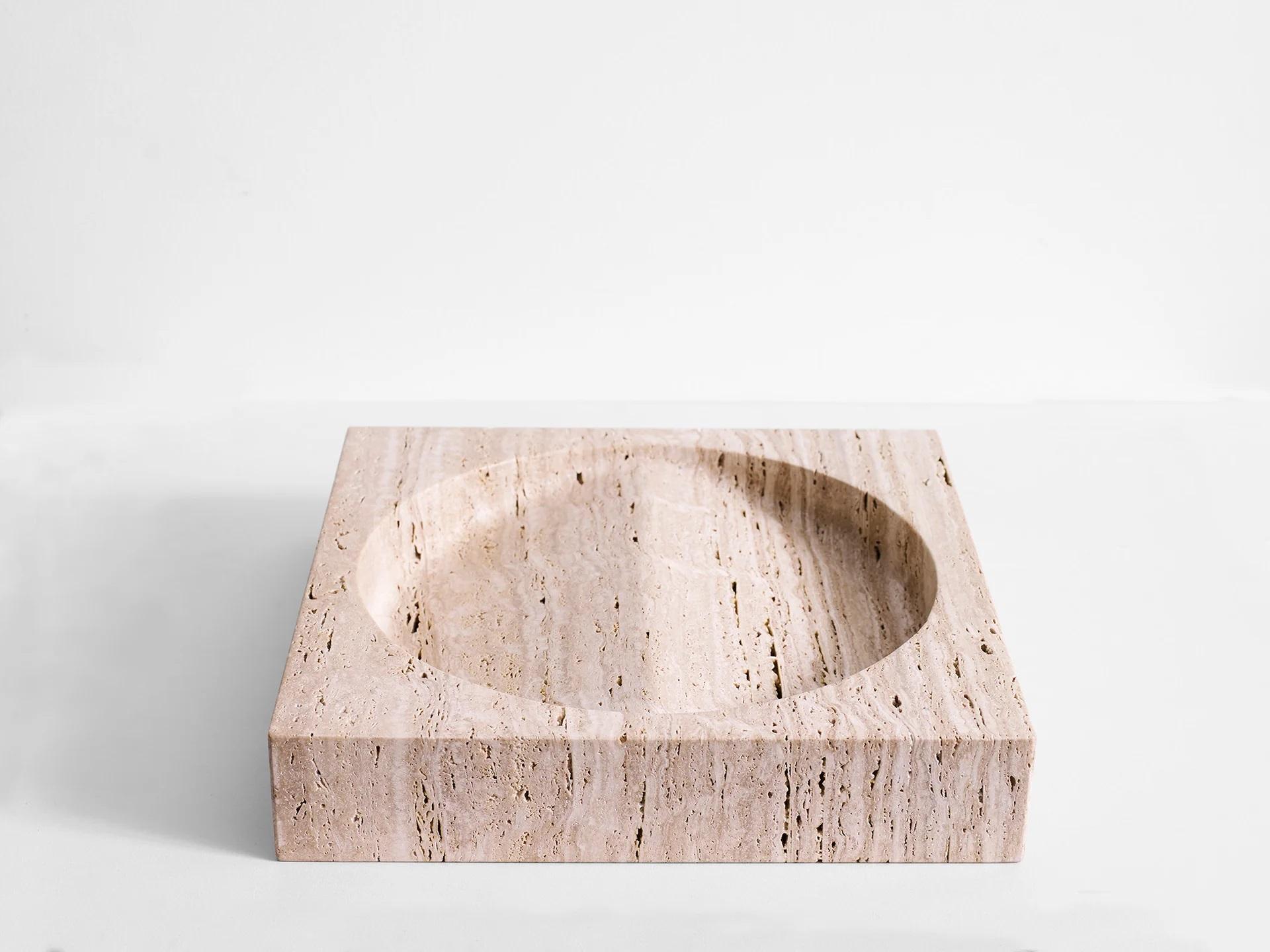 Australien Contemporary Light Beige Travertine Block Big Poche Rond by Henry Wilson en vente
