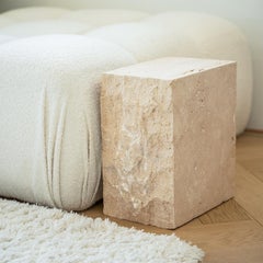 Tavolino in travertino