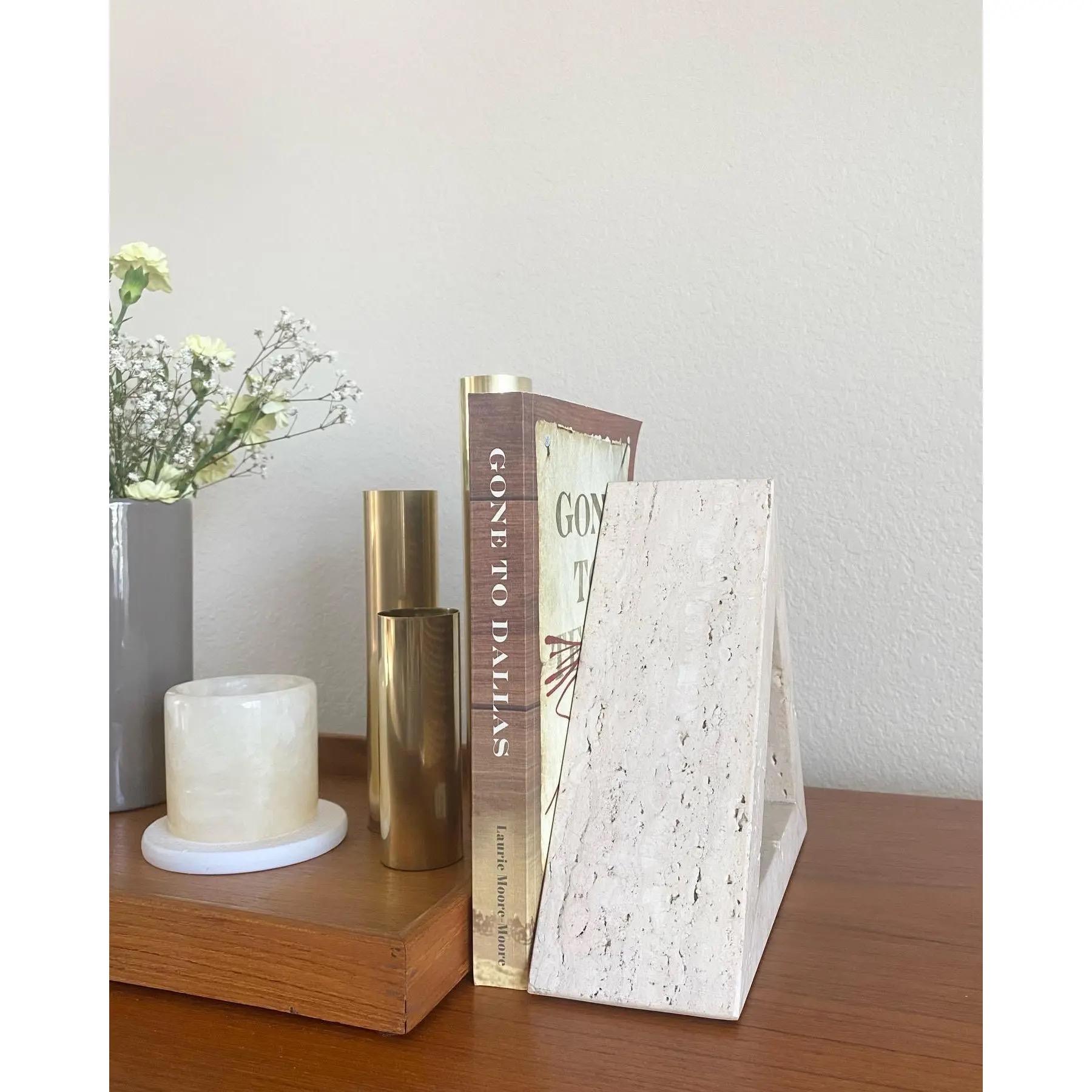 Travertine Bookend - Sculpture Attributed to Fratelli Mannelli For Sale 3