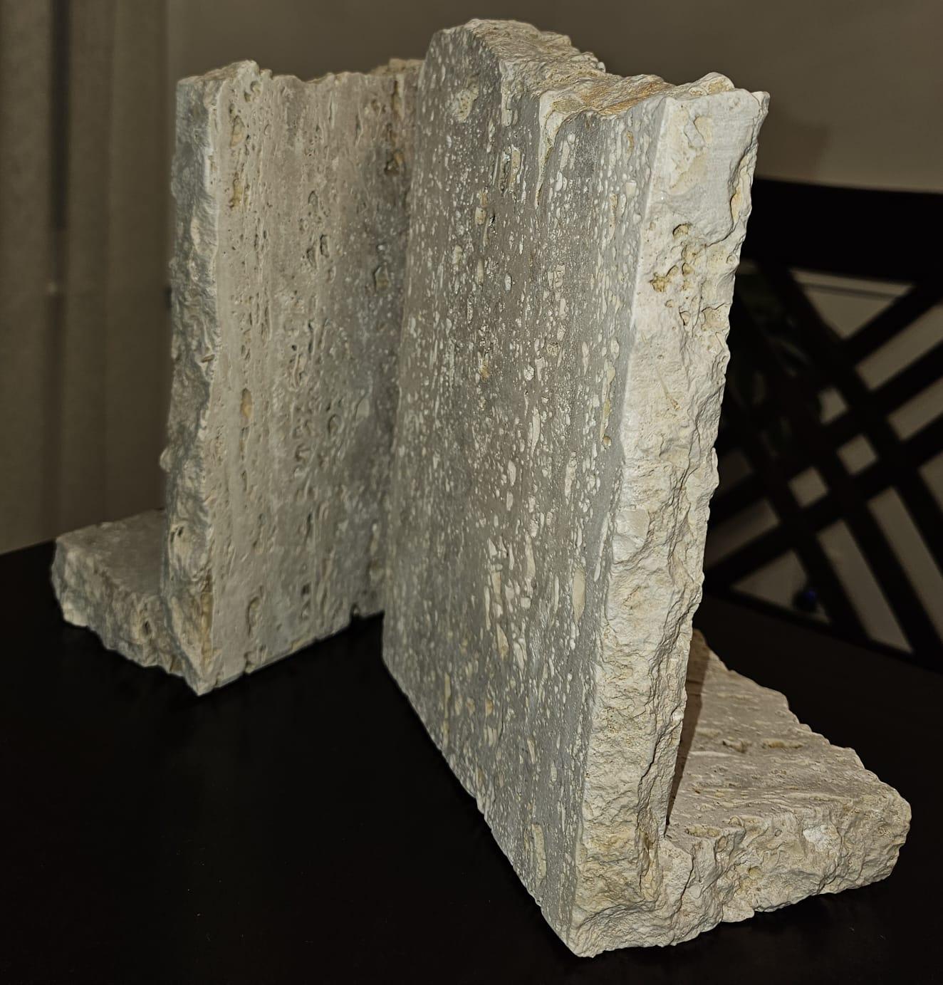 Travertine Bookends In New Condition For Sale In Maywood, NJ