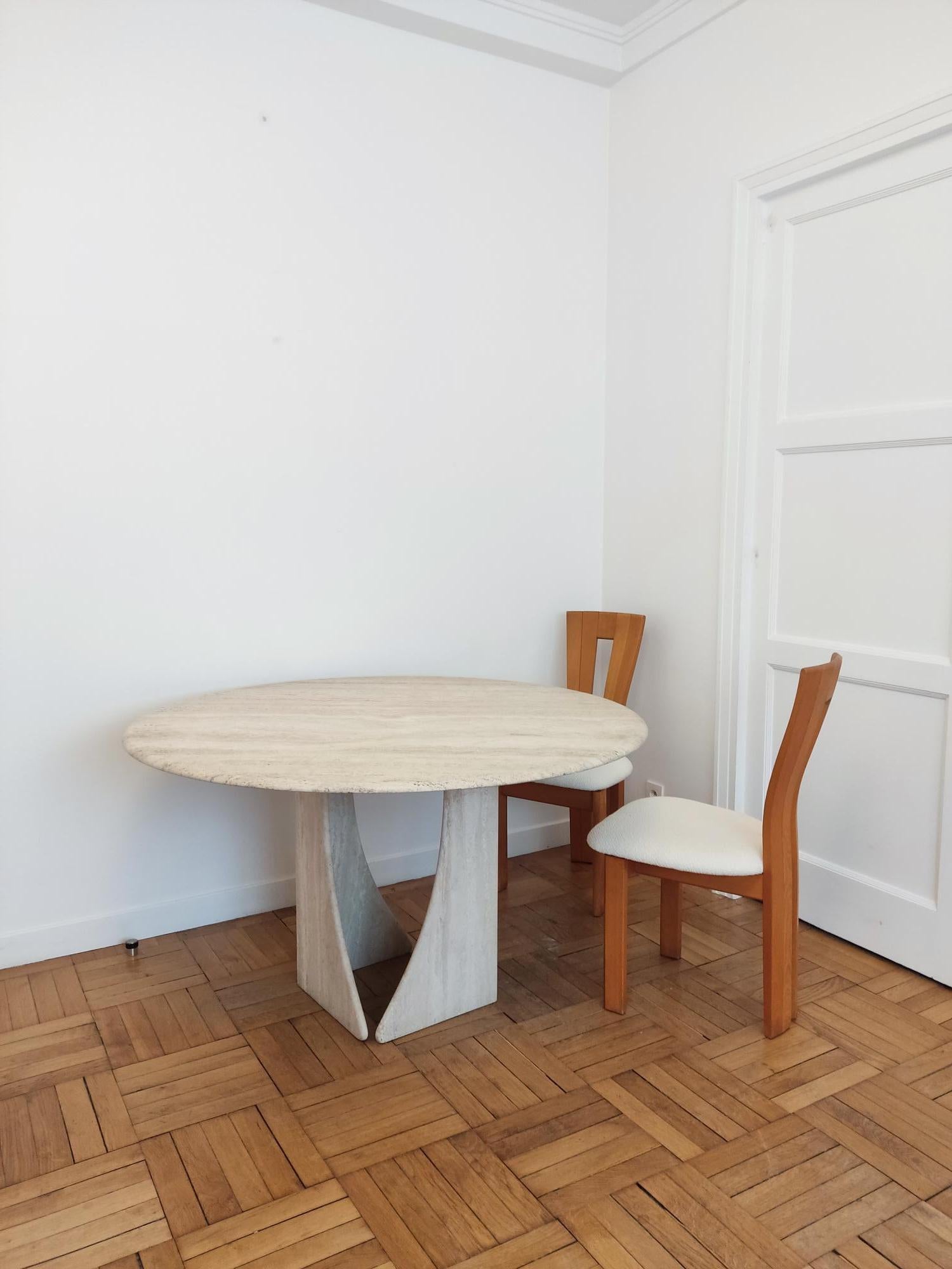 travertine circular table + 6 woods chairs  For Sale 6