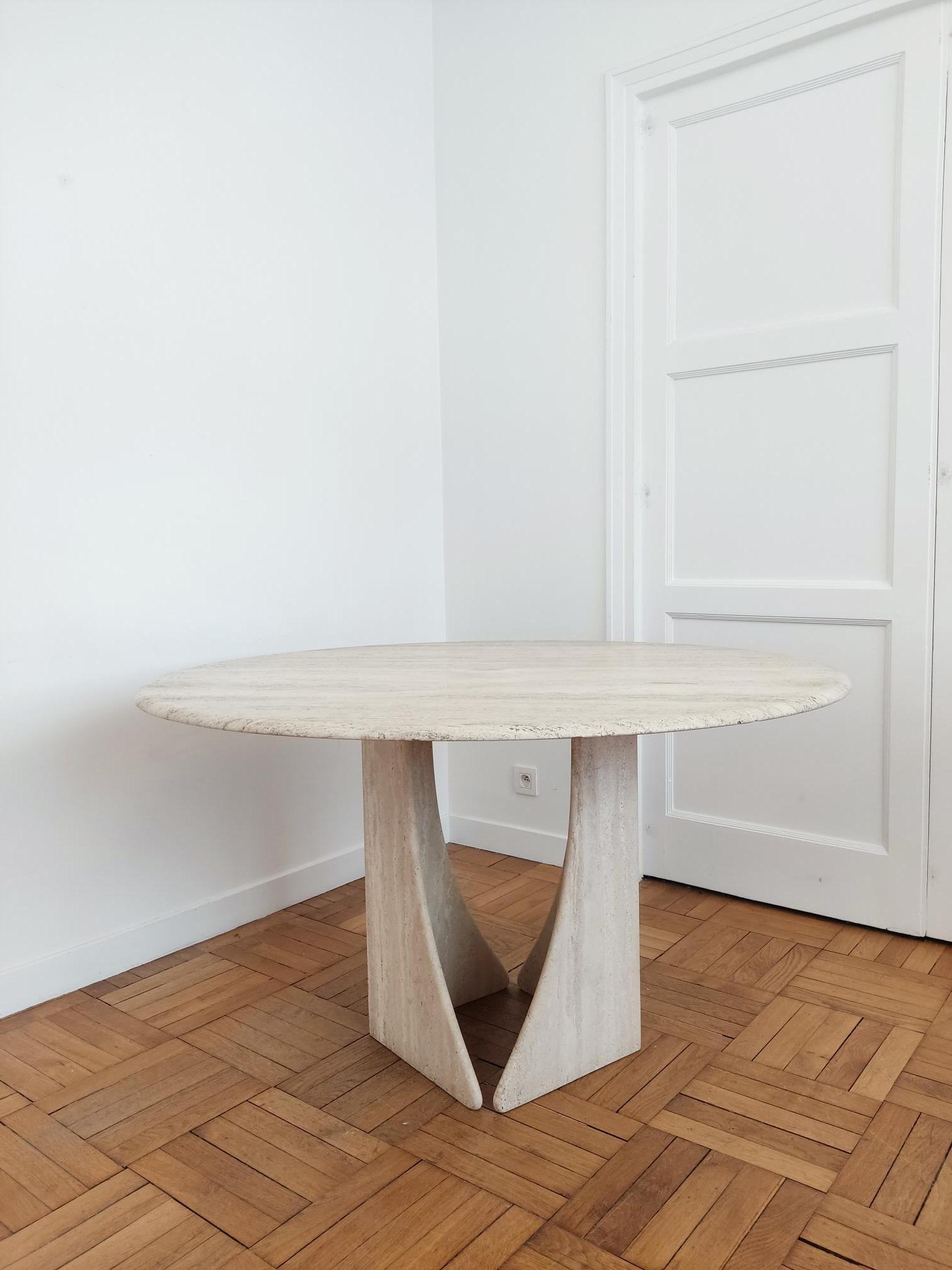 travertine circular table + 6 woods chairs  For Sale 8