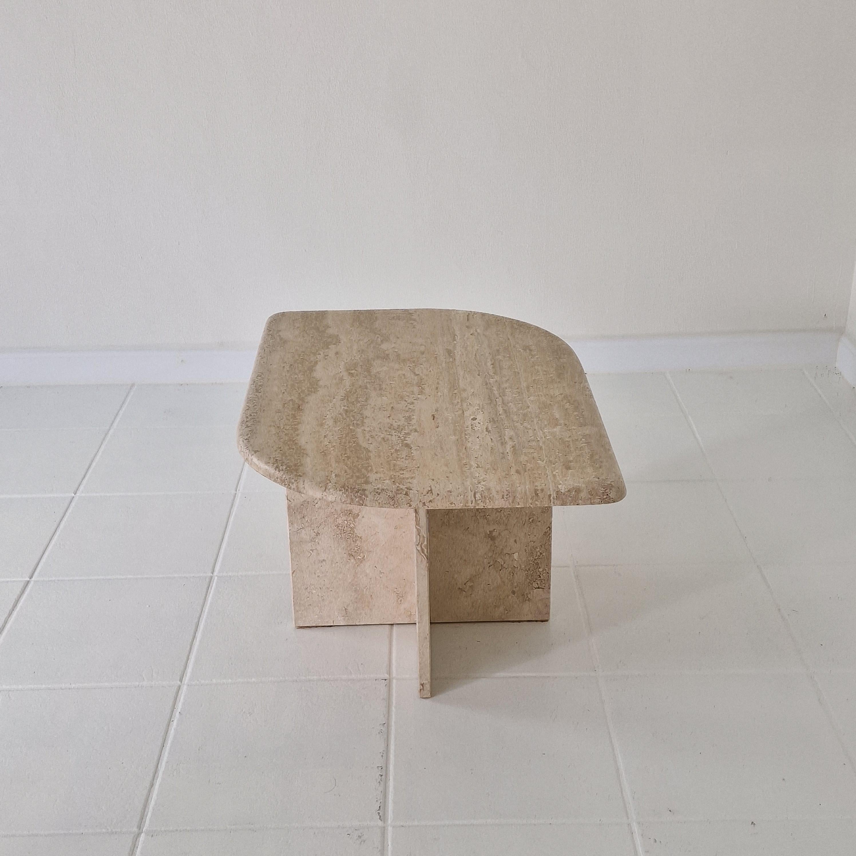 Travertine Coffee or Side Table in Teardrop Shape, Italy 1980s For Sale 3