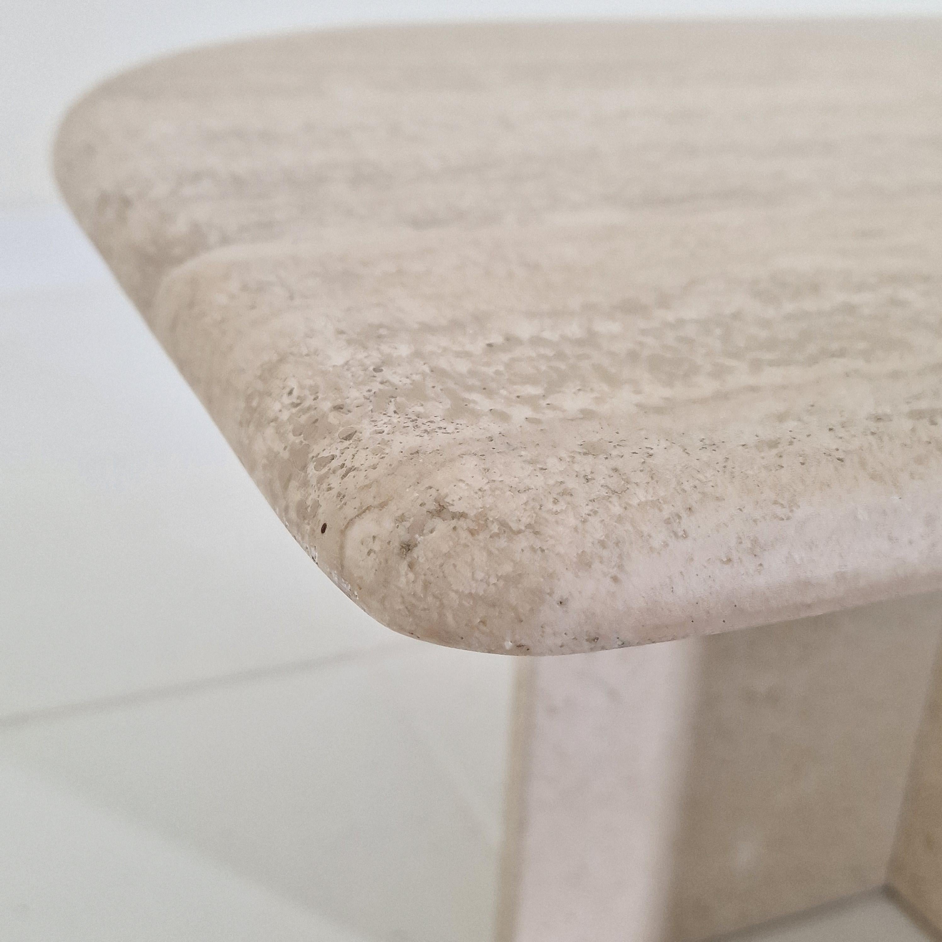 Couchtisch oder Beistelltisch aus Travertin in Tropfenform, Italien 1980er Jahre im Angebot 5